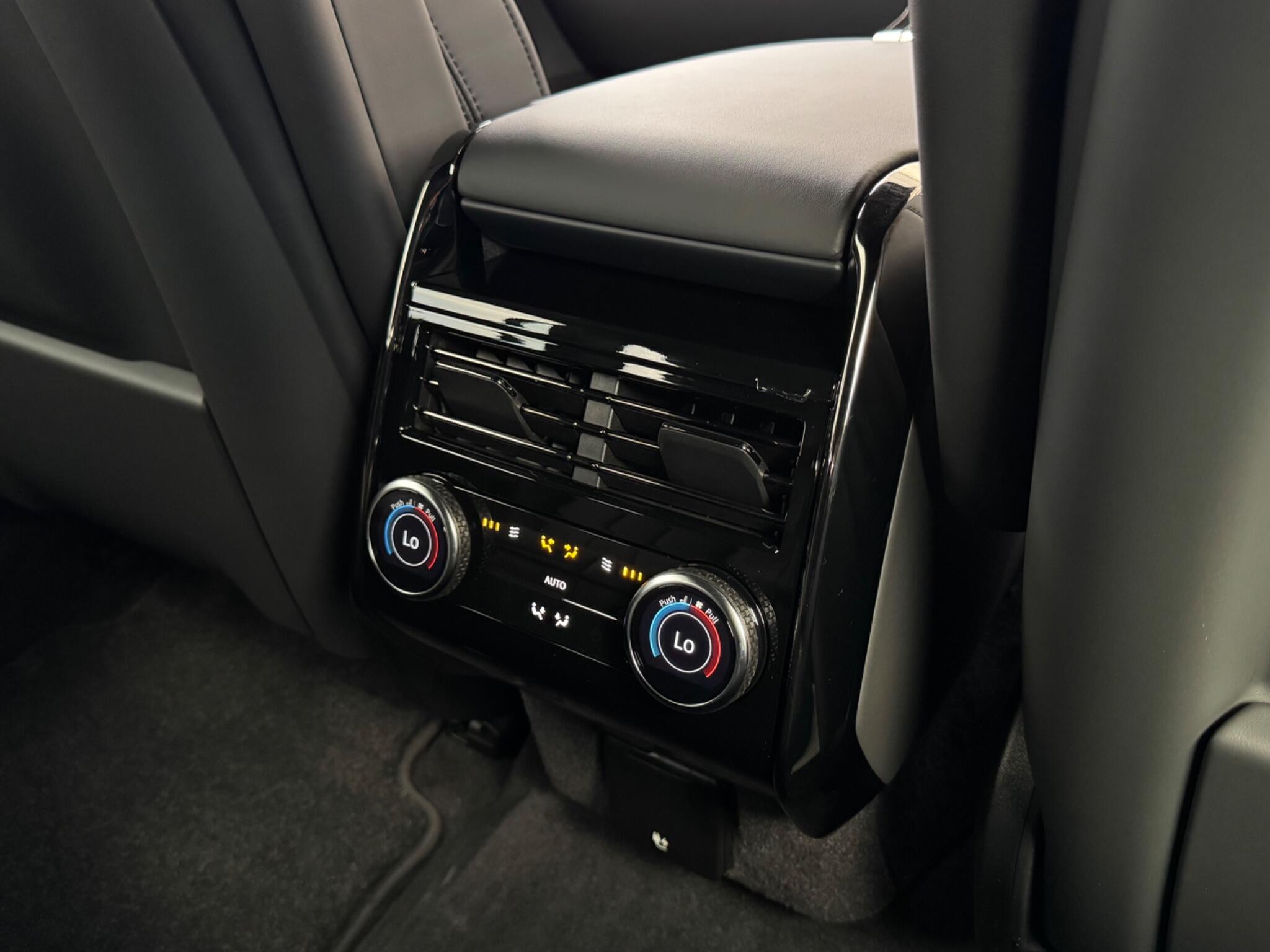 Land Rover Range Rover Sport view 27