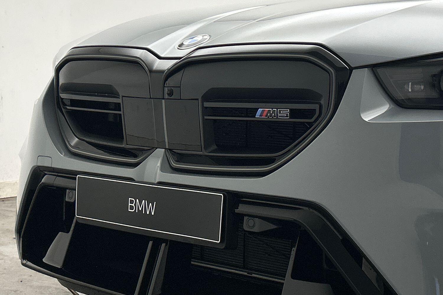 BMW M5 view 31