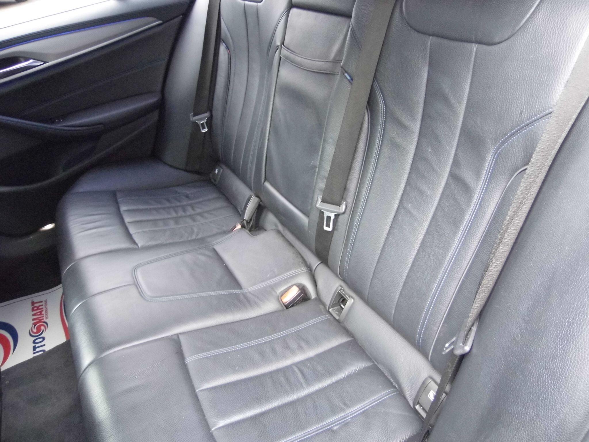 BMW 5 Series view 15