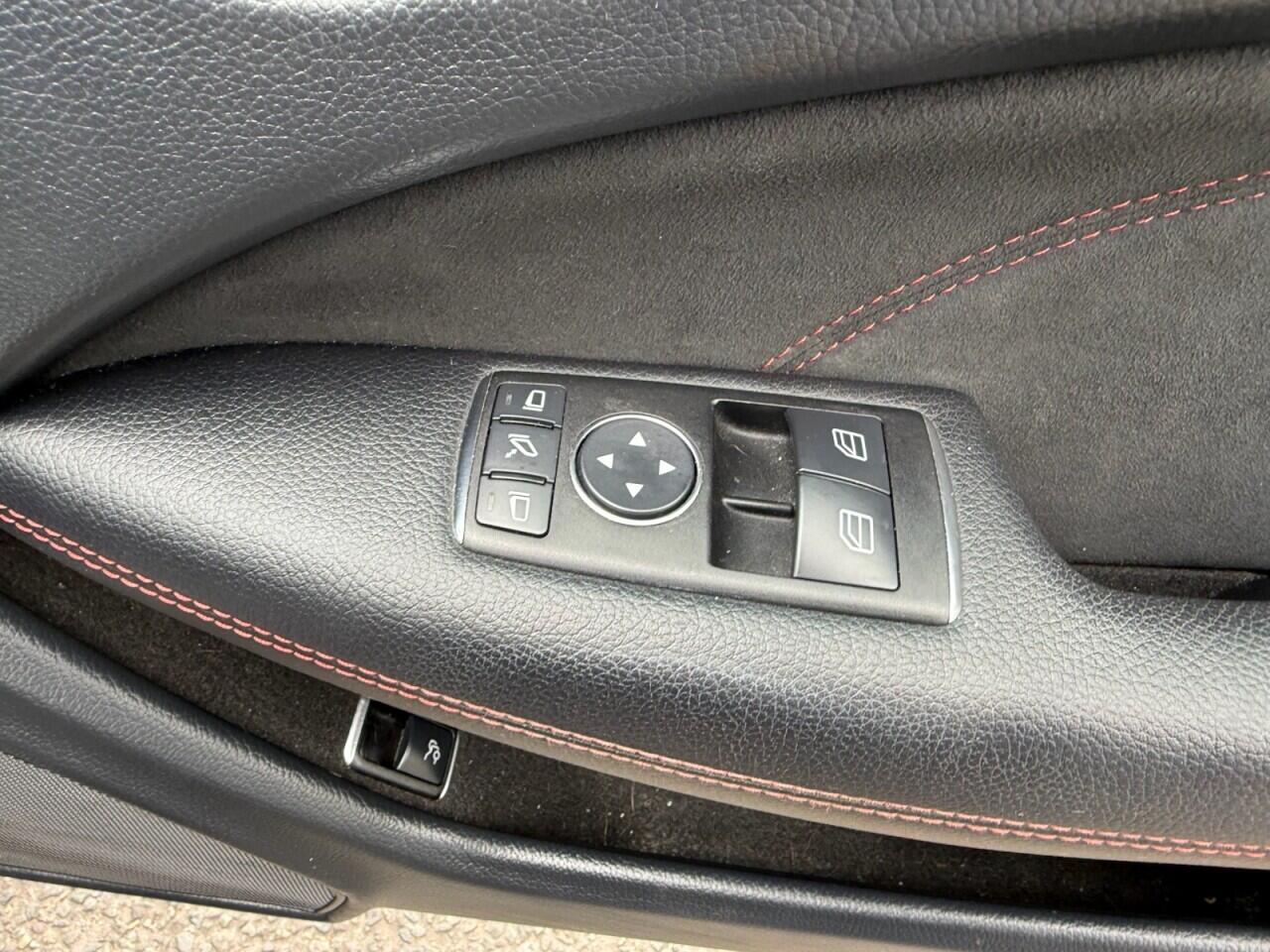 Mercedes-Benz C Class view 14