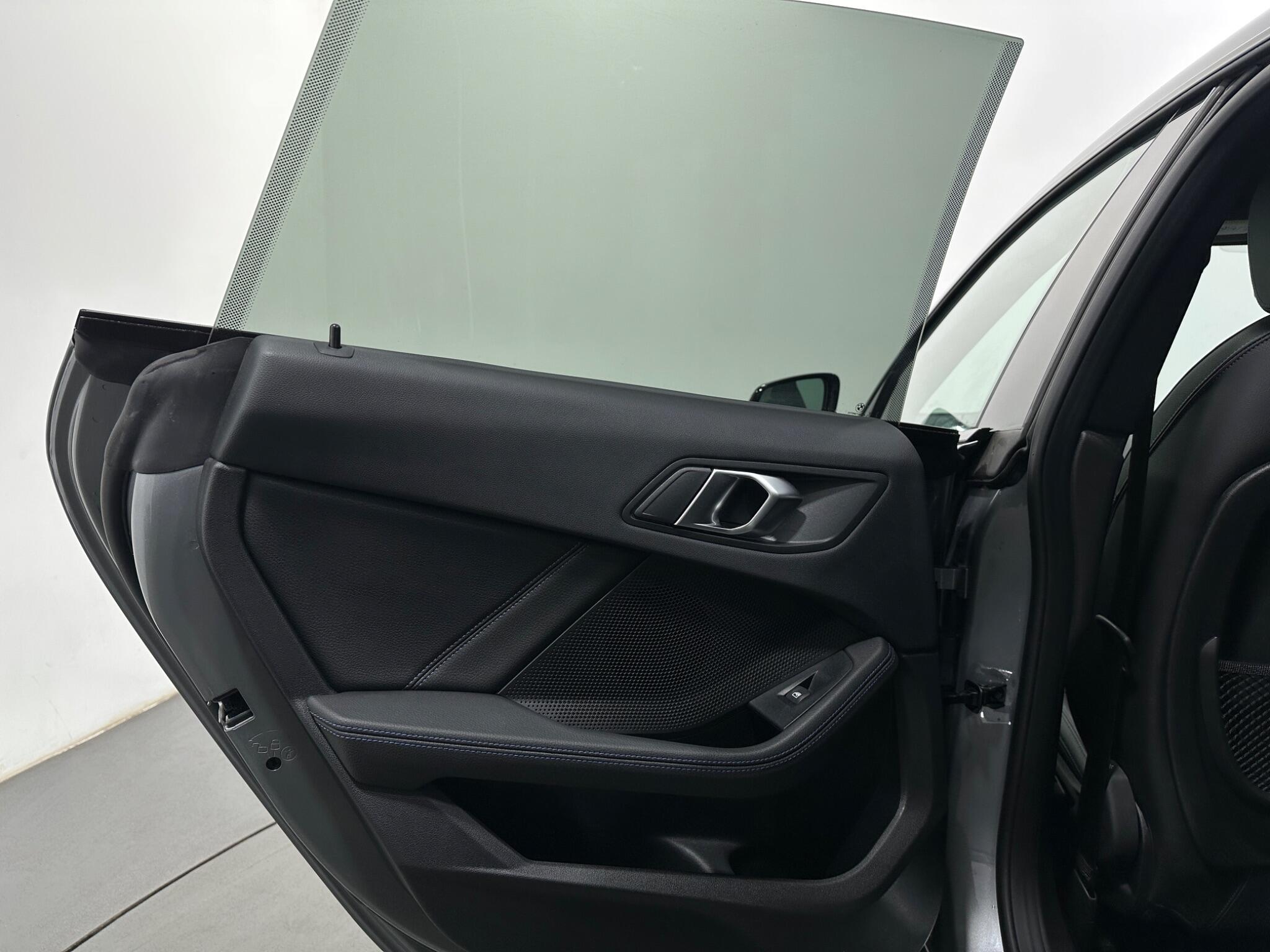 BMW 2 Series view 39