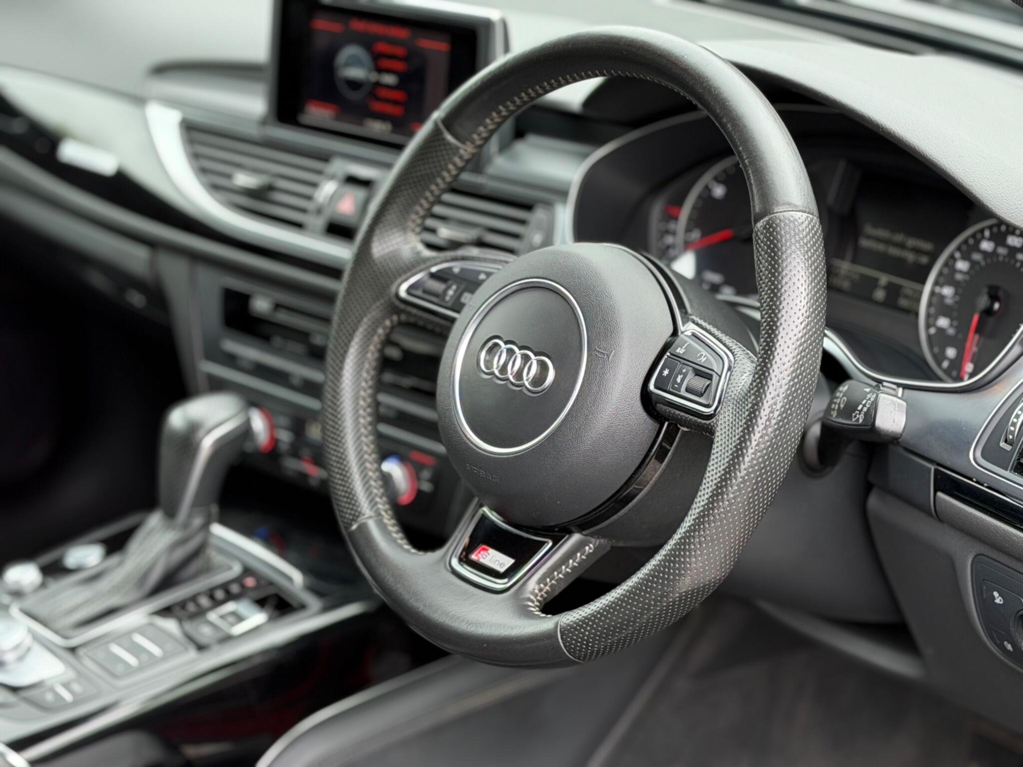 Audi A6 view 12