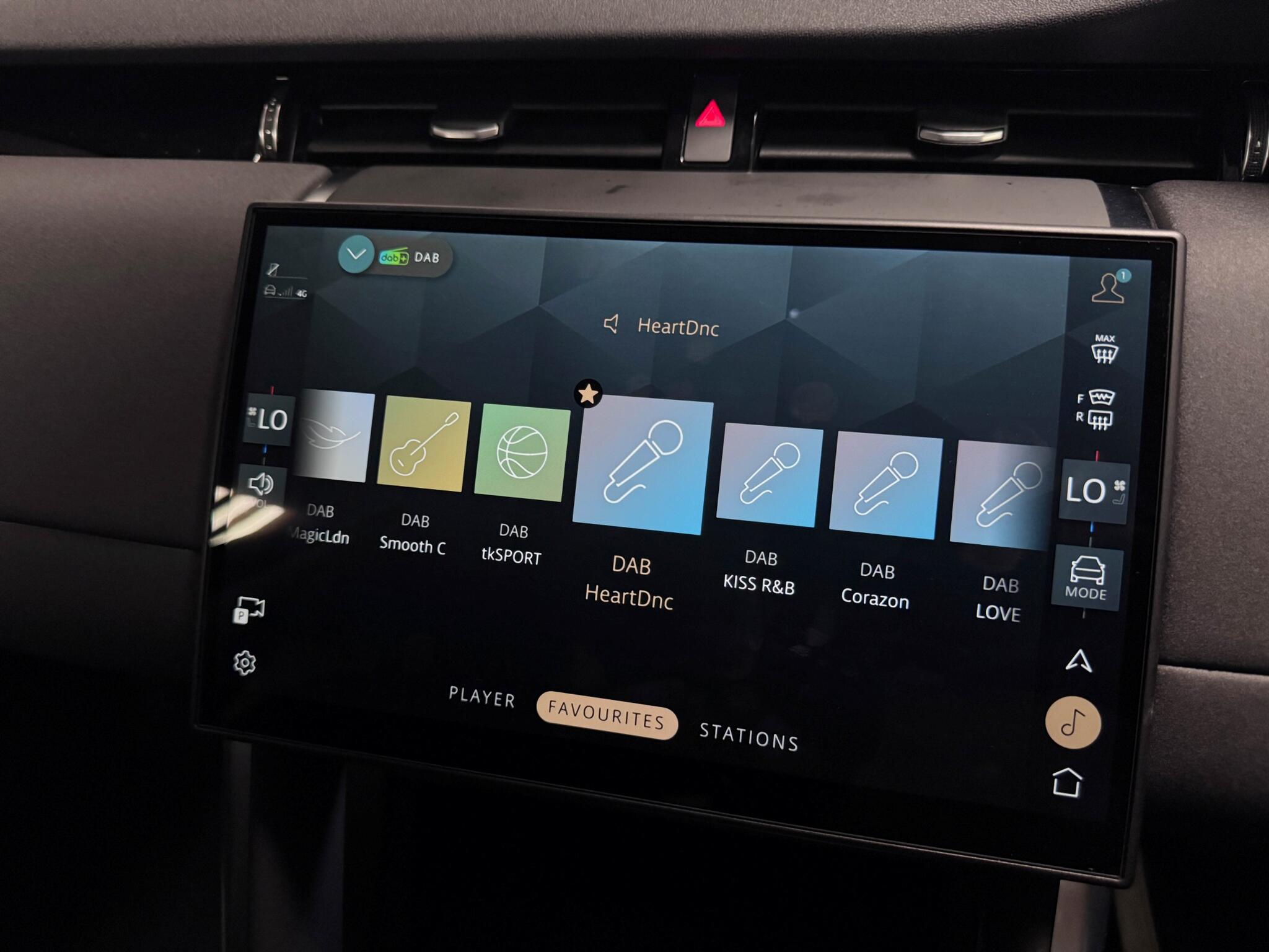 Land Rover Discovery Sport view 46