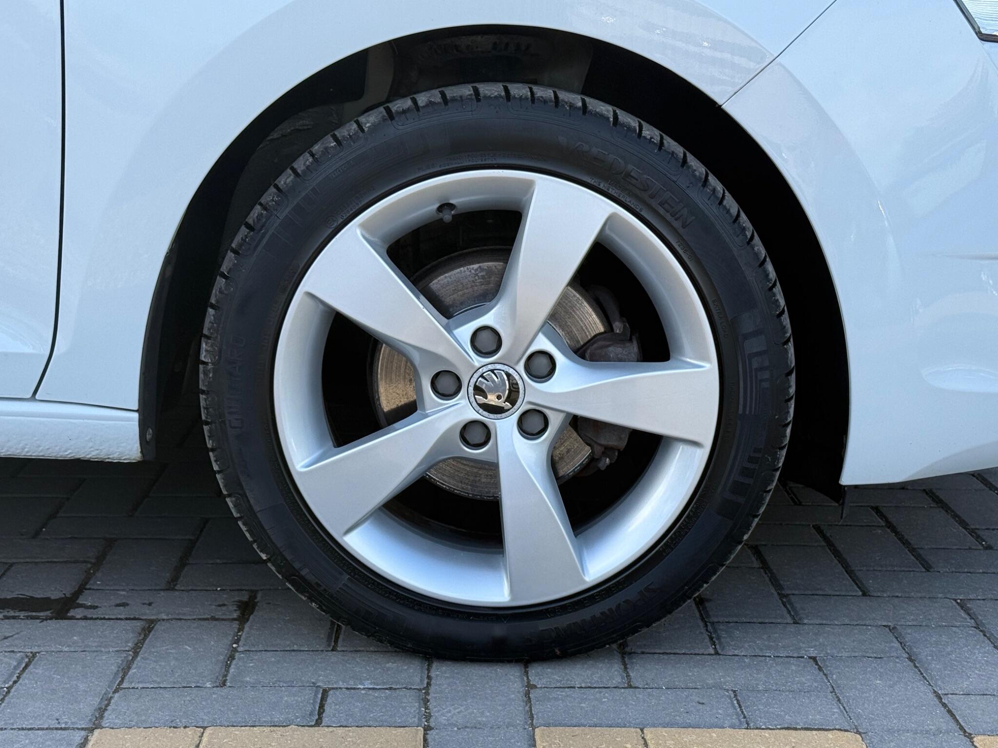 Skoda Rapid view 13