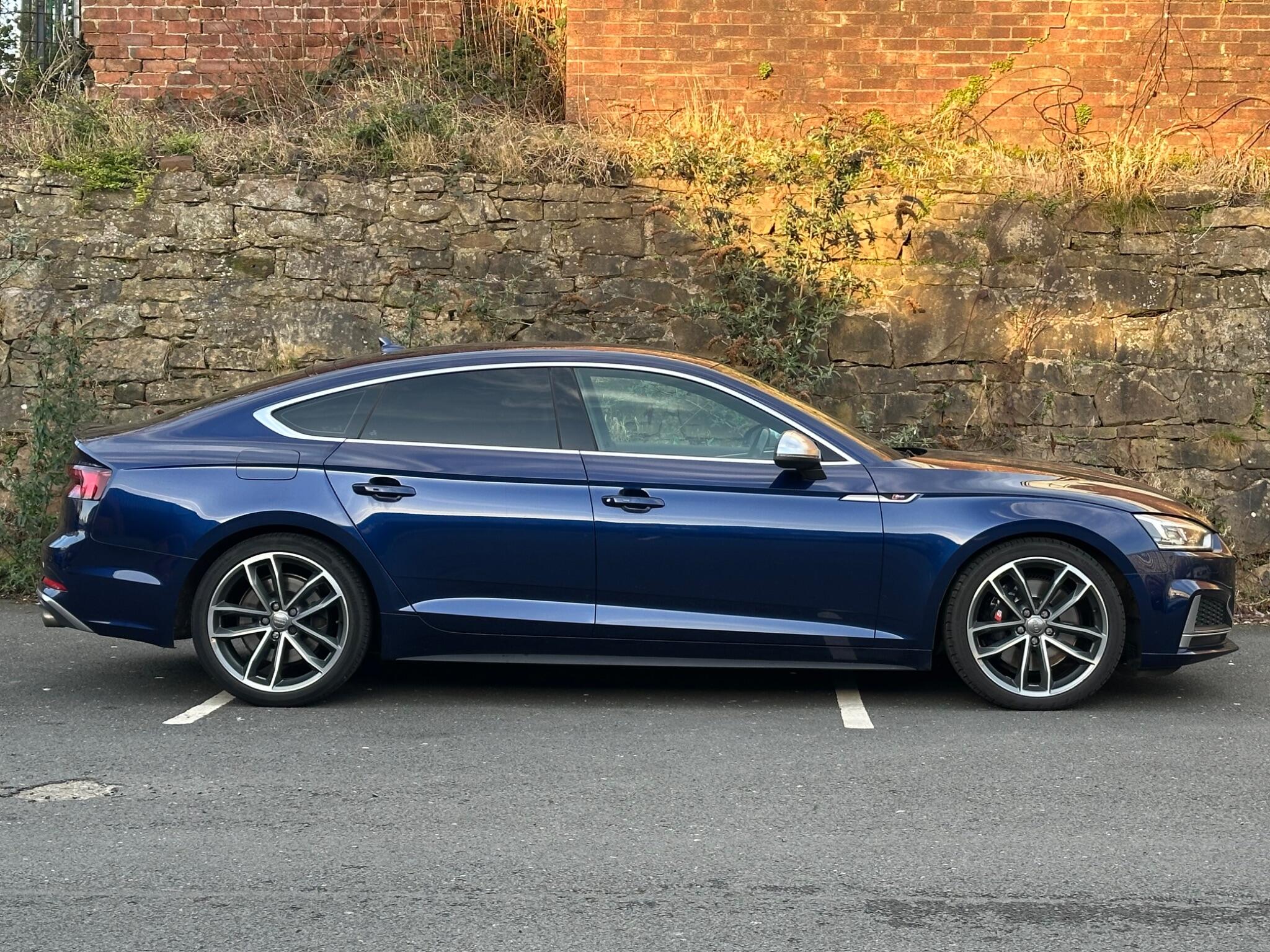 Audi S5 view 5