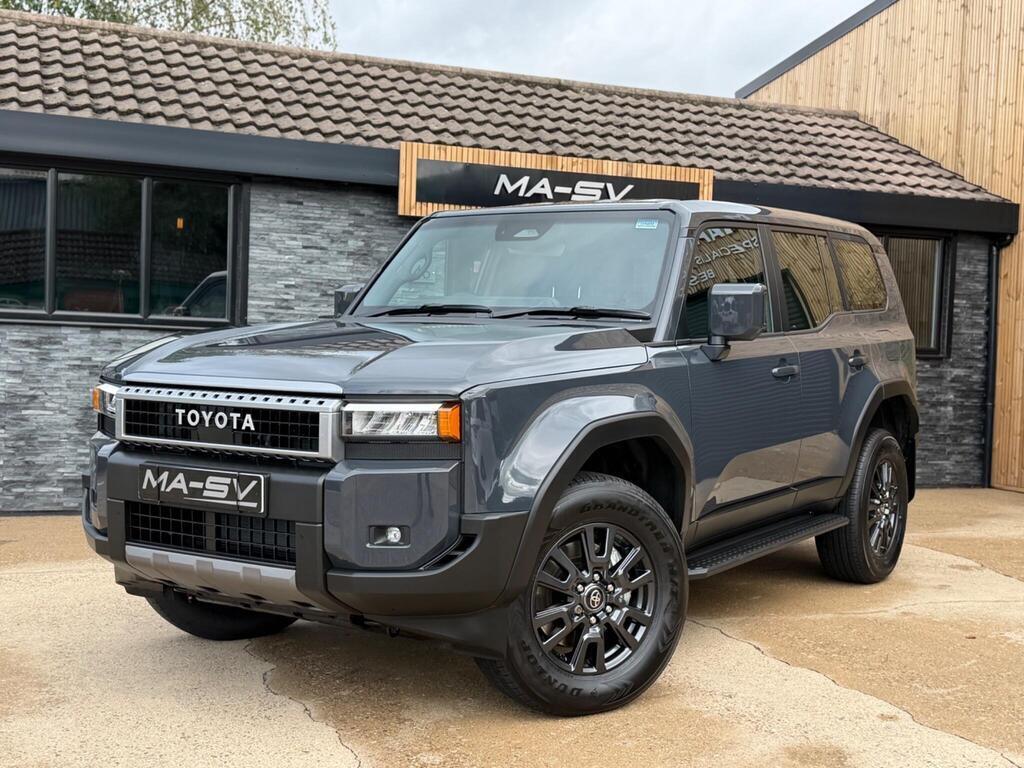 Toyota Land Cruiser view 2