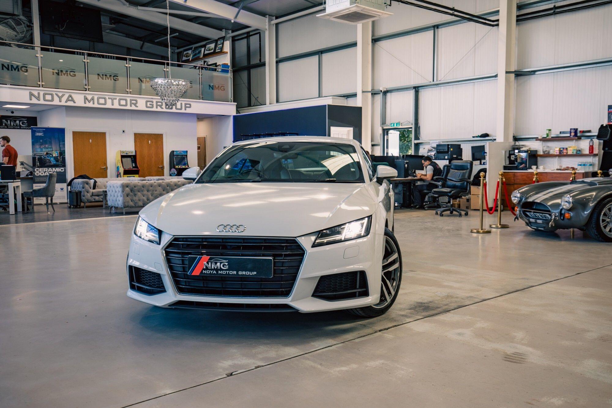 Audi TT view 4