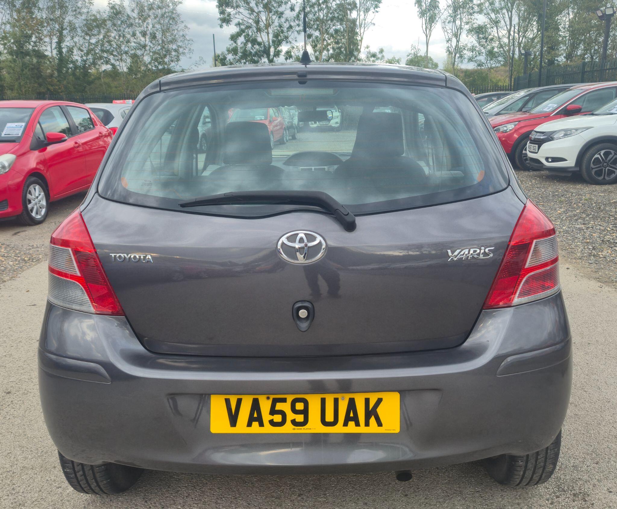 Toyota Yaris view 10