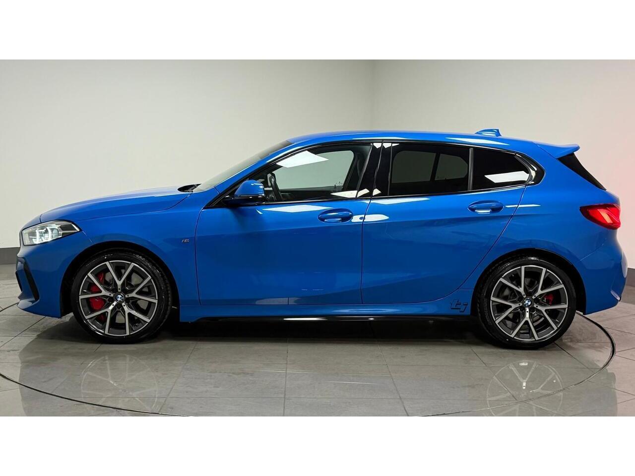 BMW 1 Series view 6