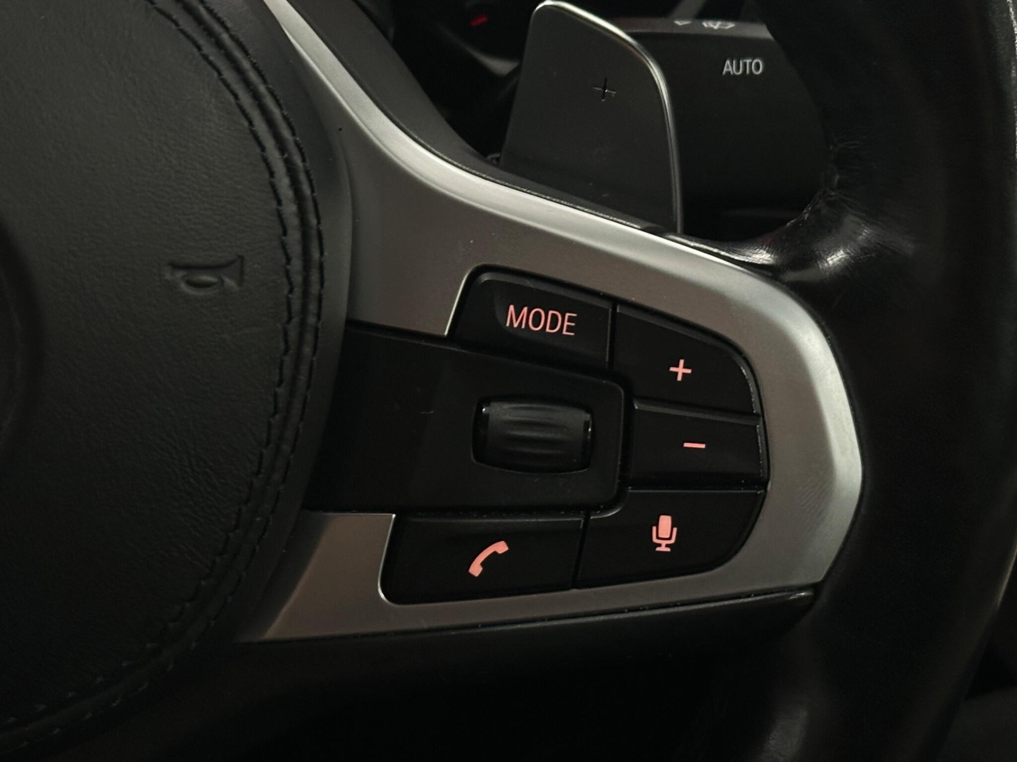 BMW 5 Series view 26