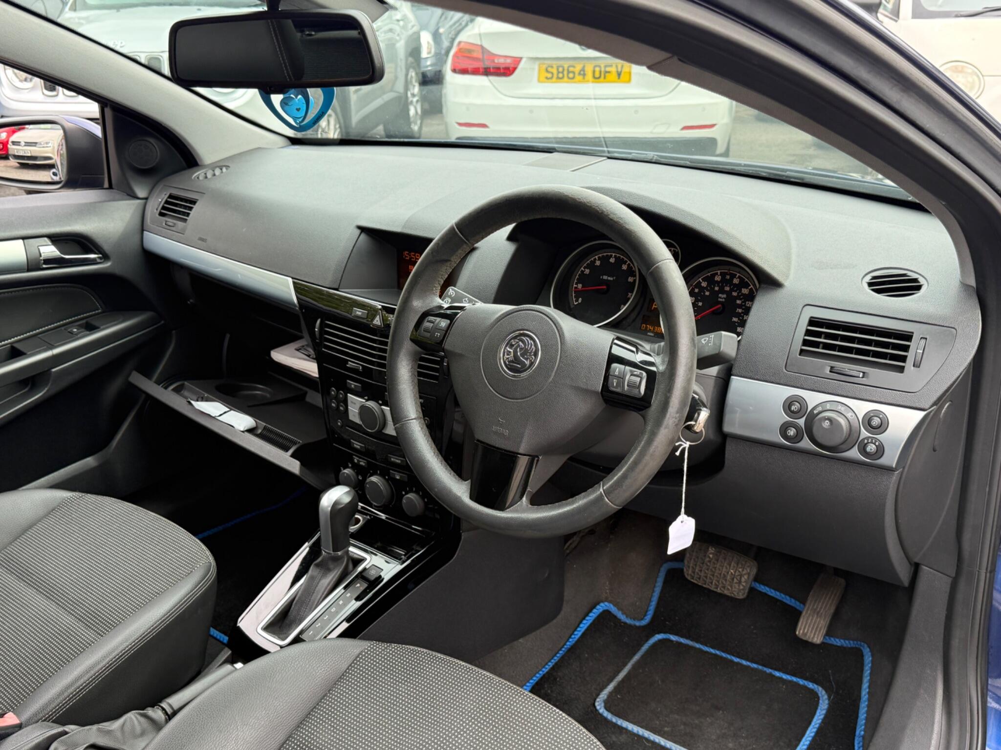 Vauxhall Astra - Image 21
