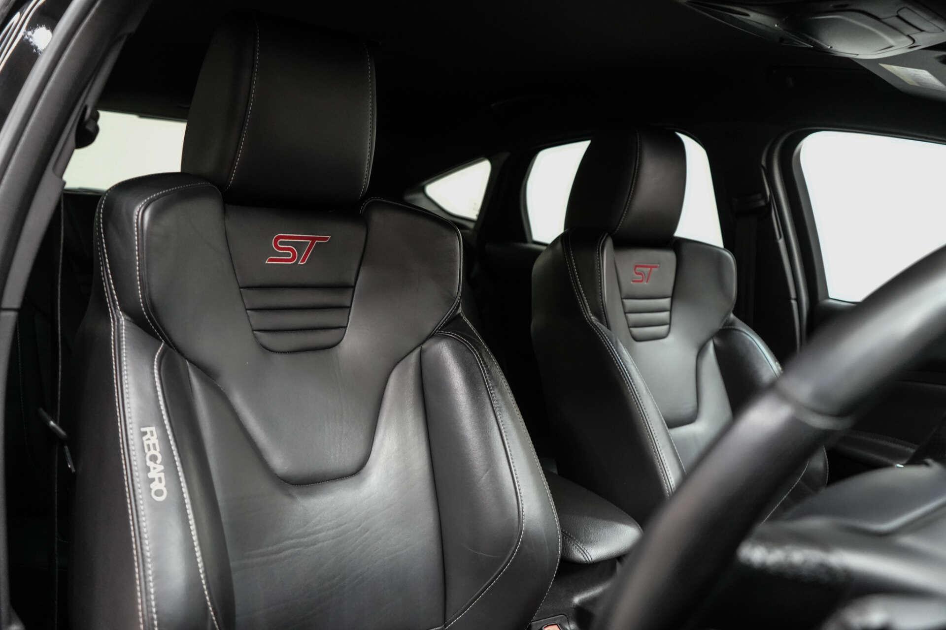 Ford Focus view 14