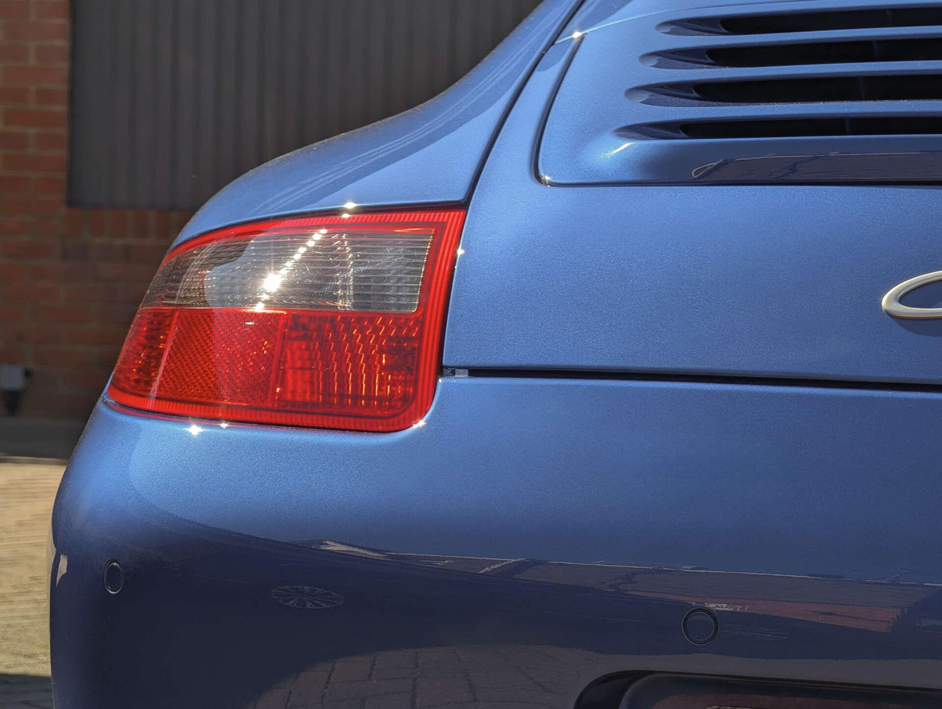 Porsche 911 view 14
