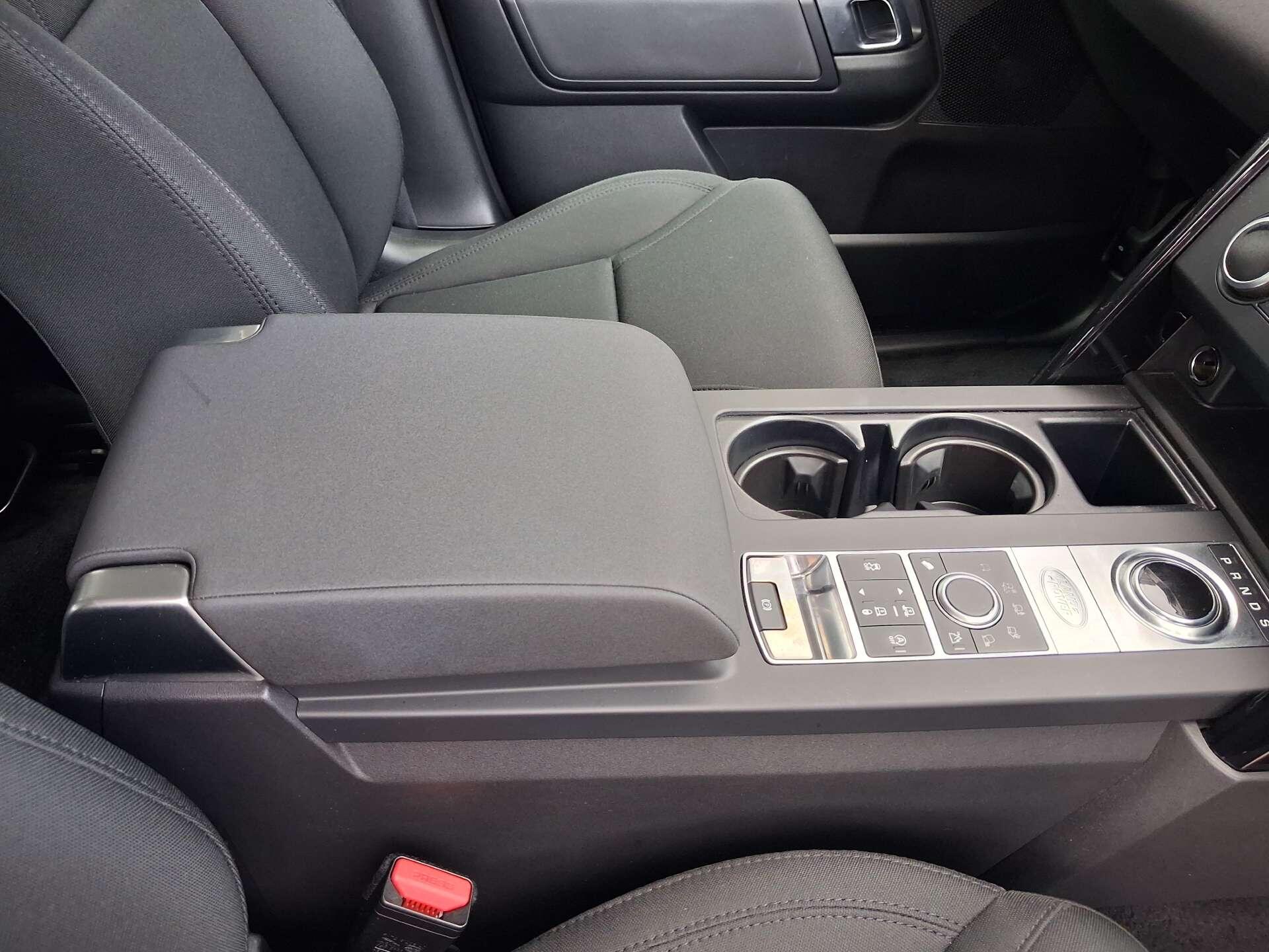 Land Rover Discovery view 19