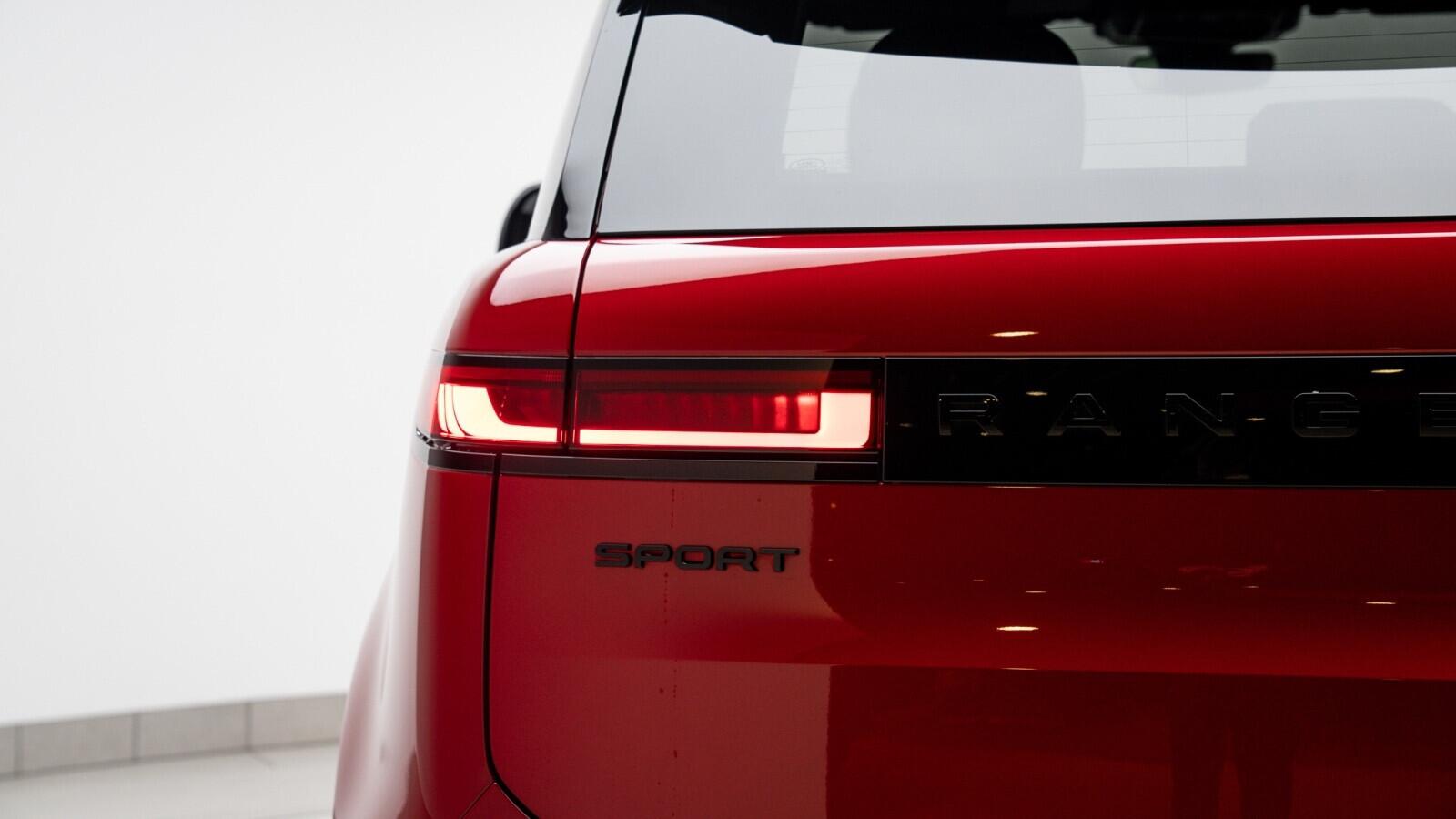 Land Rover Range Rover Sport view 32