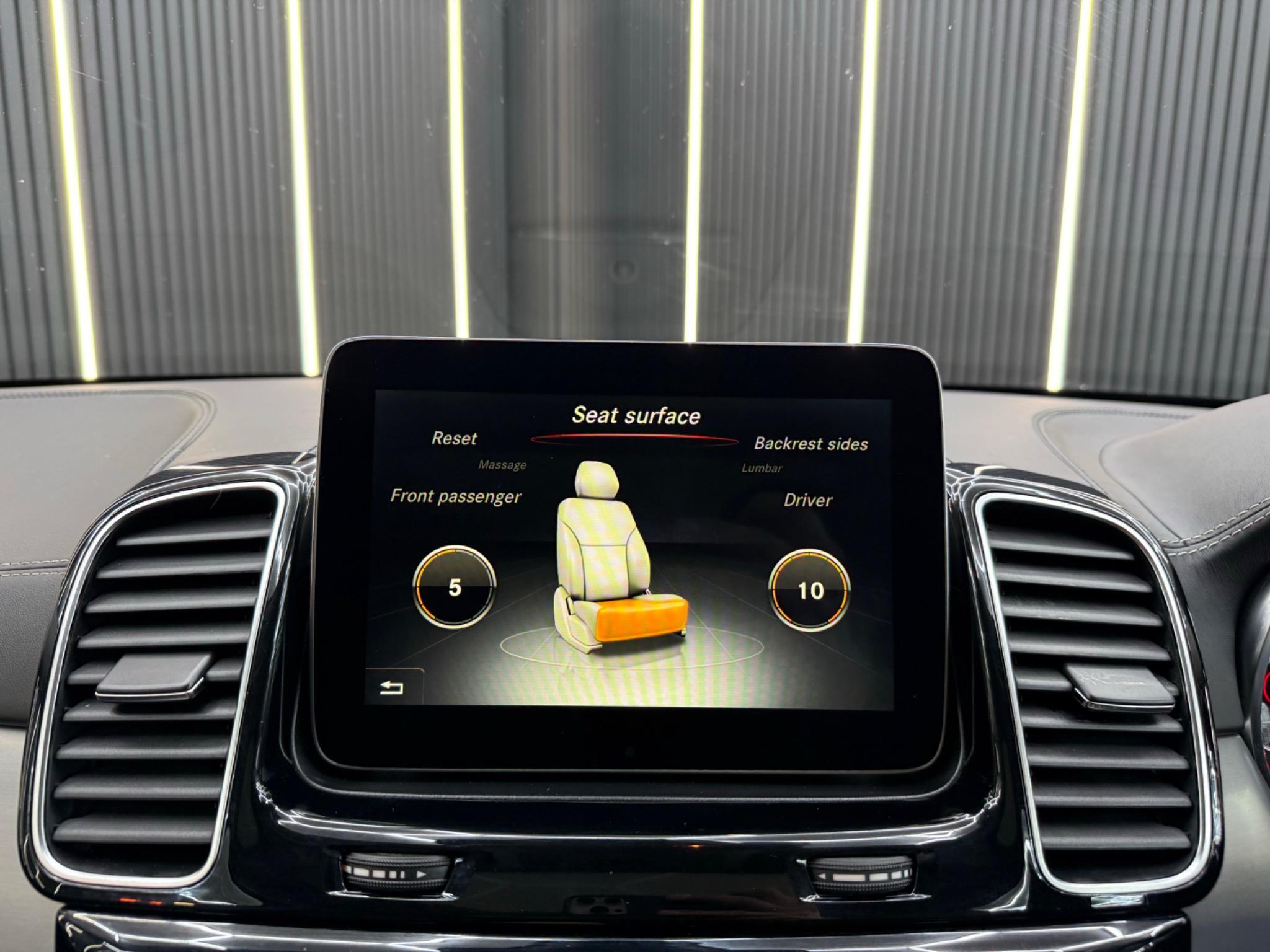Mercedes-Benz Gle view 33