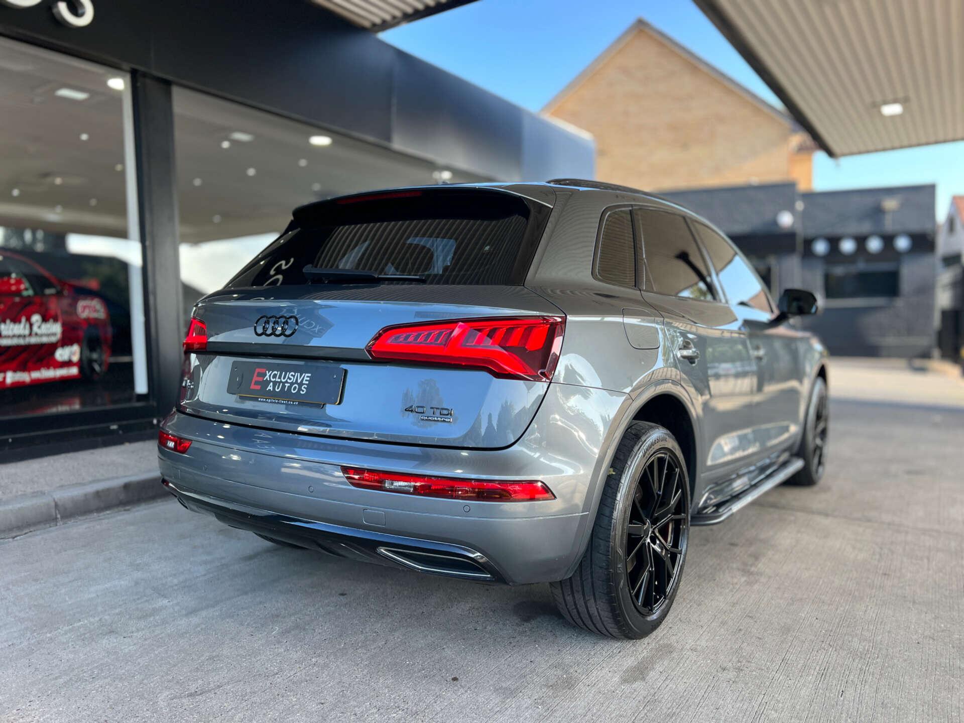 Audi Q5 view 10
