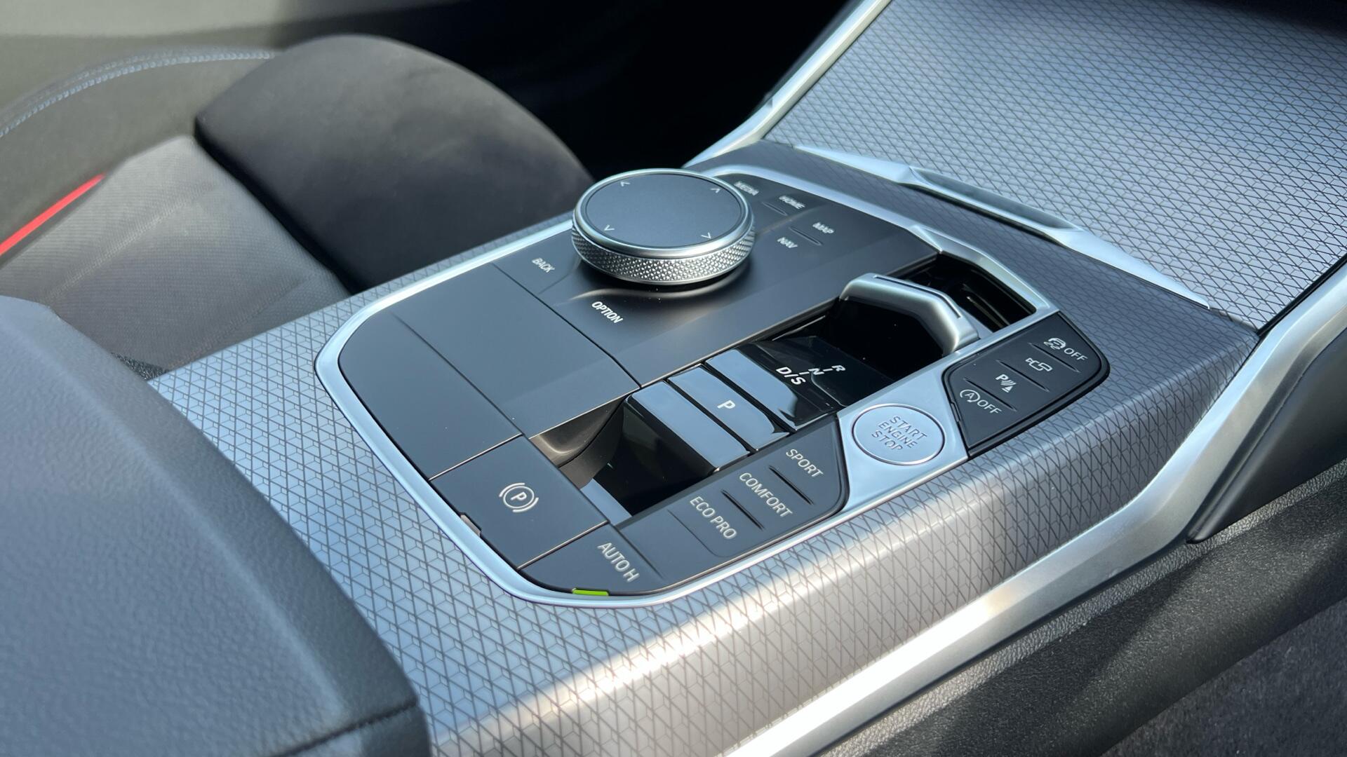 BMW 3 Series view 10