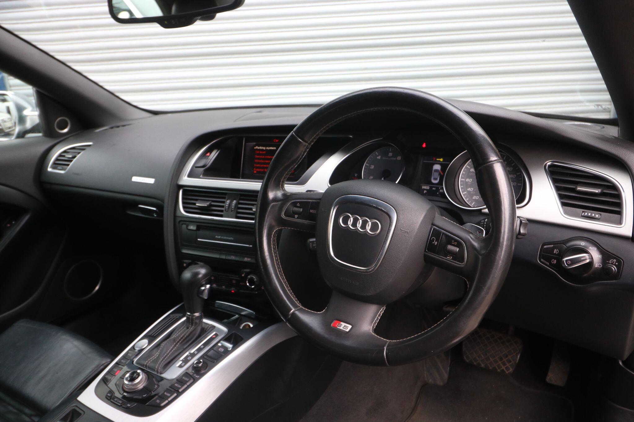 Audi S5 view 11