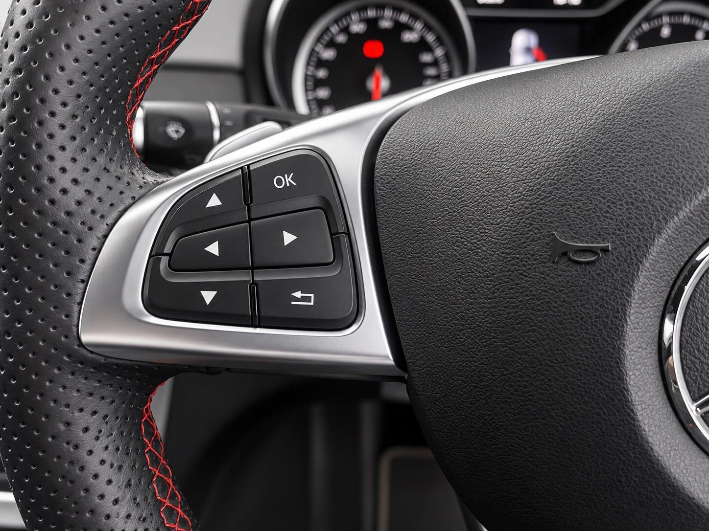 Mercedes-Benz Gla view 30