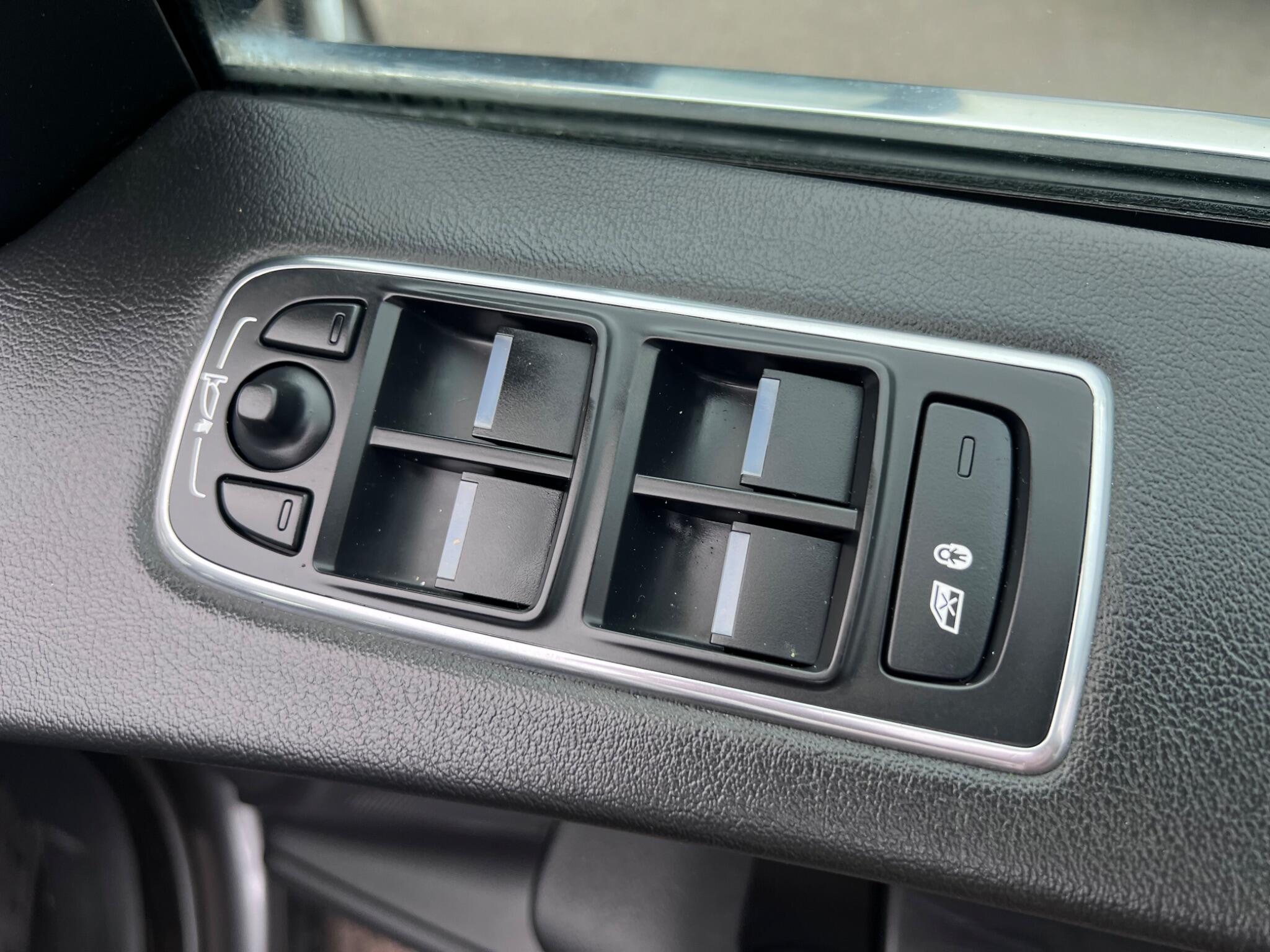 Jaguar F-Pace view 16