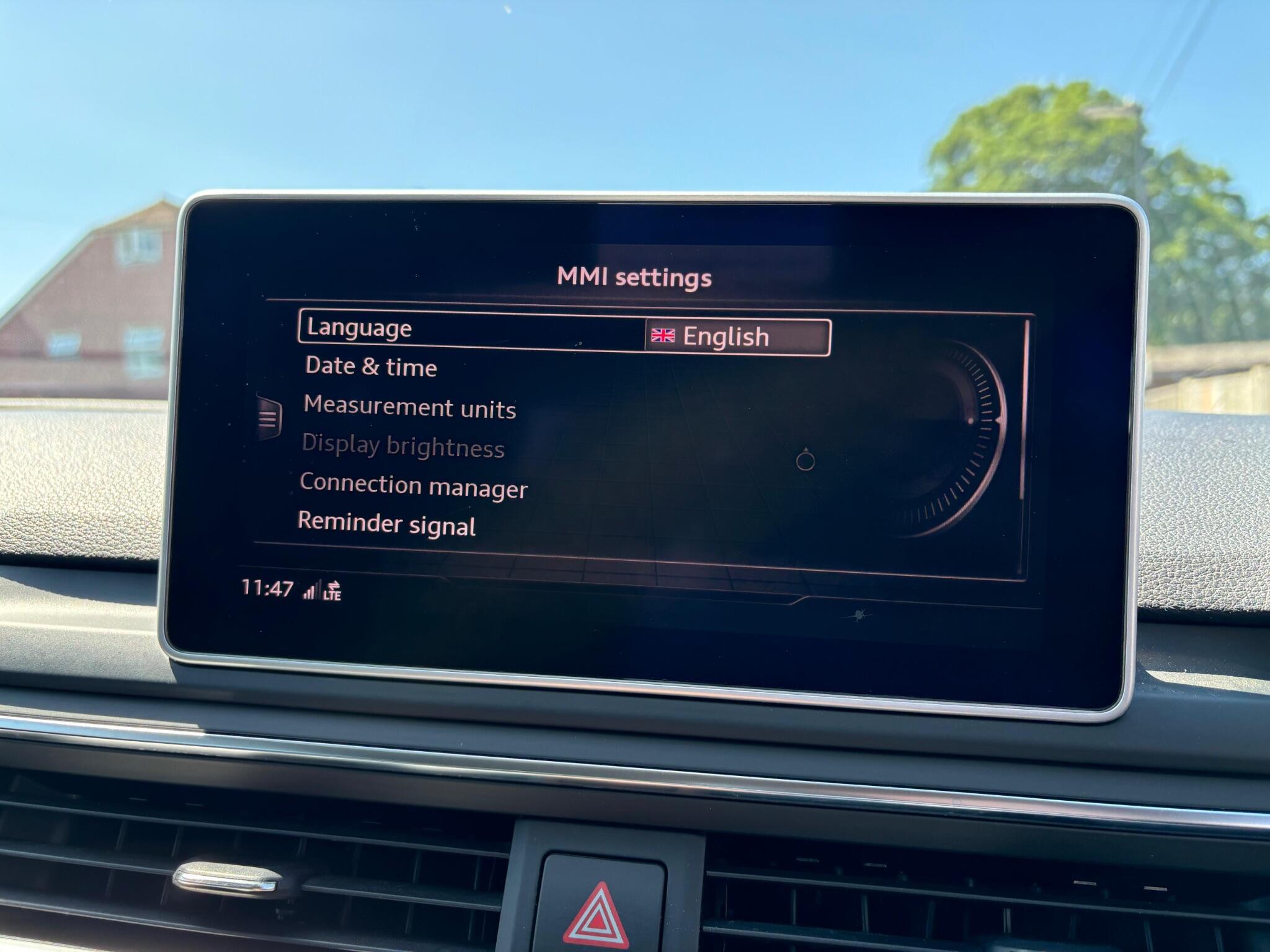 Audi A4 Avant view 18