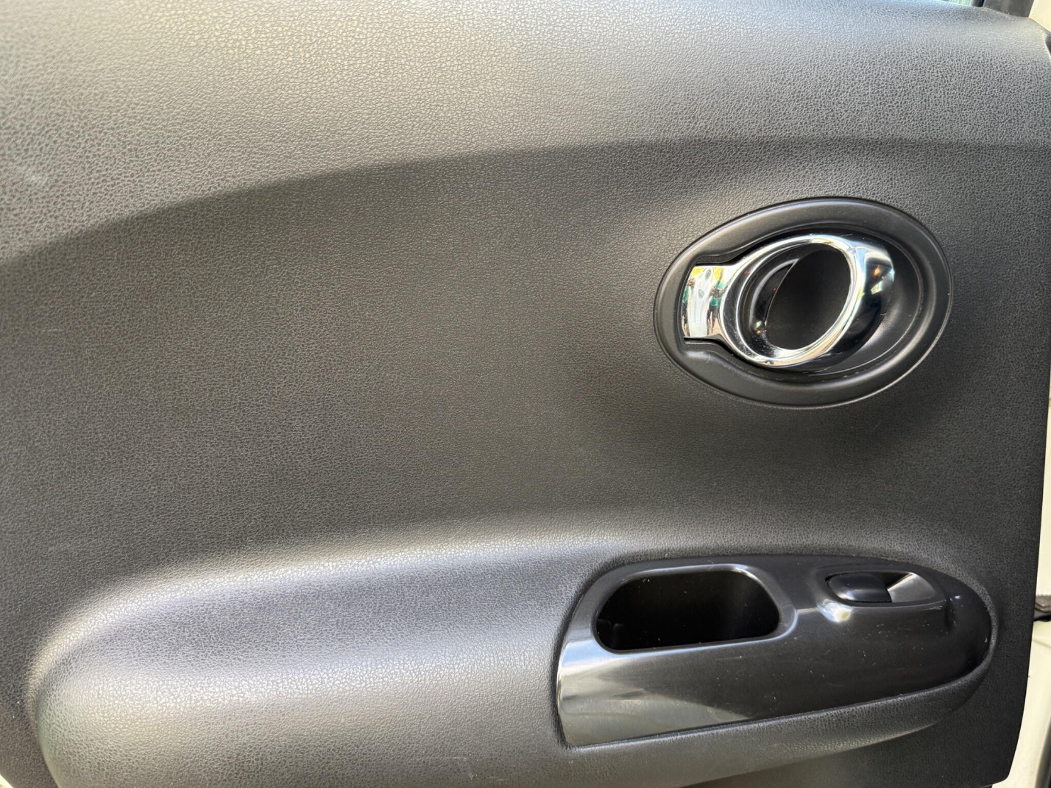 2015 Nissan Juke image 38