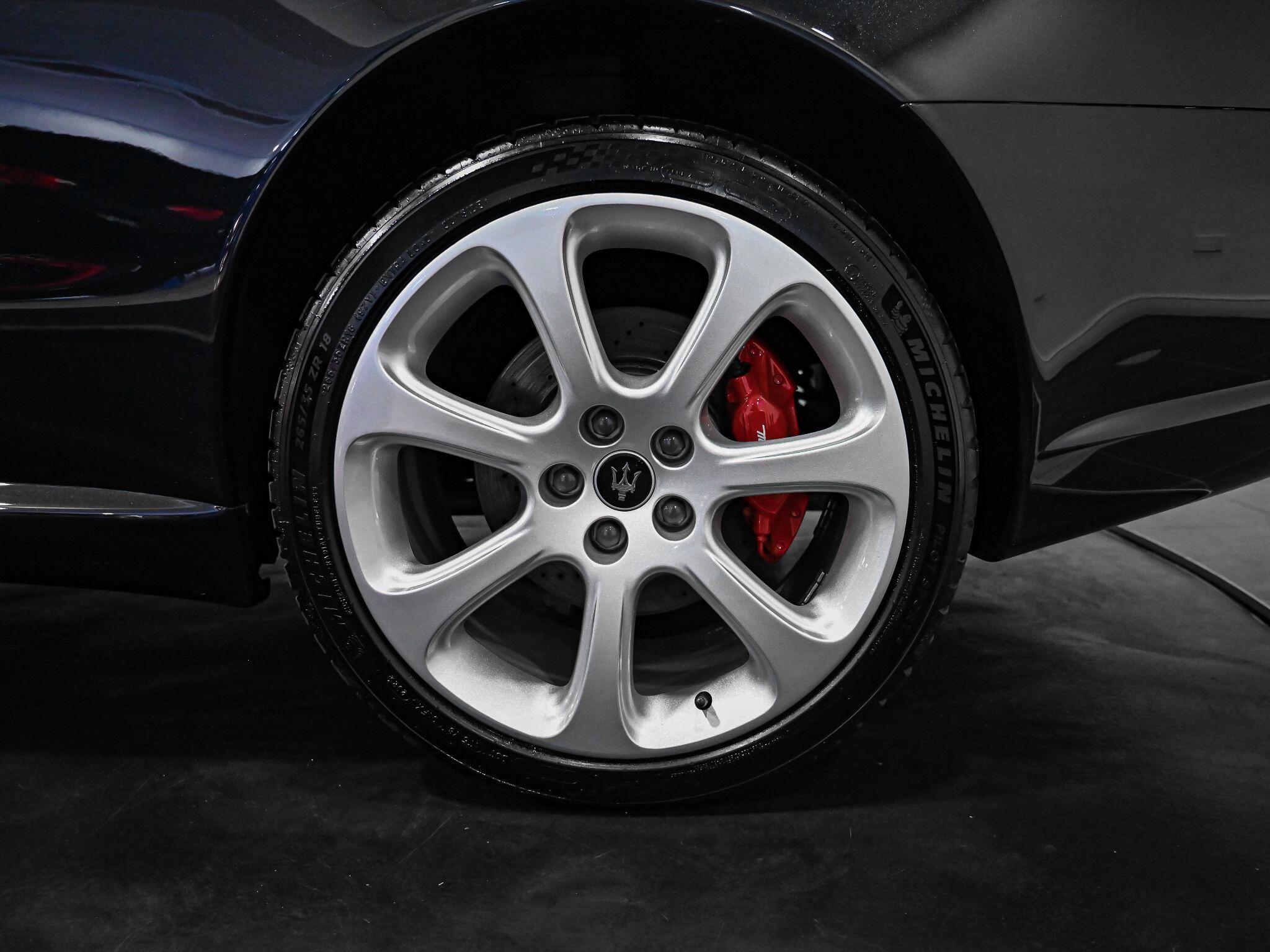 Maserati Coupe view 18