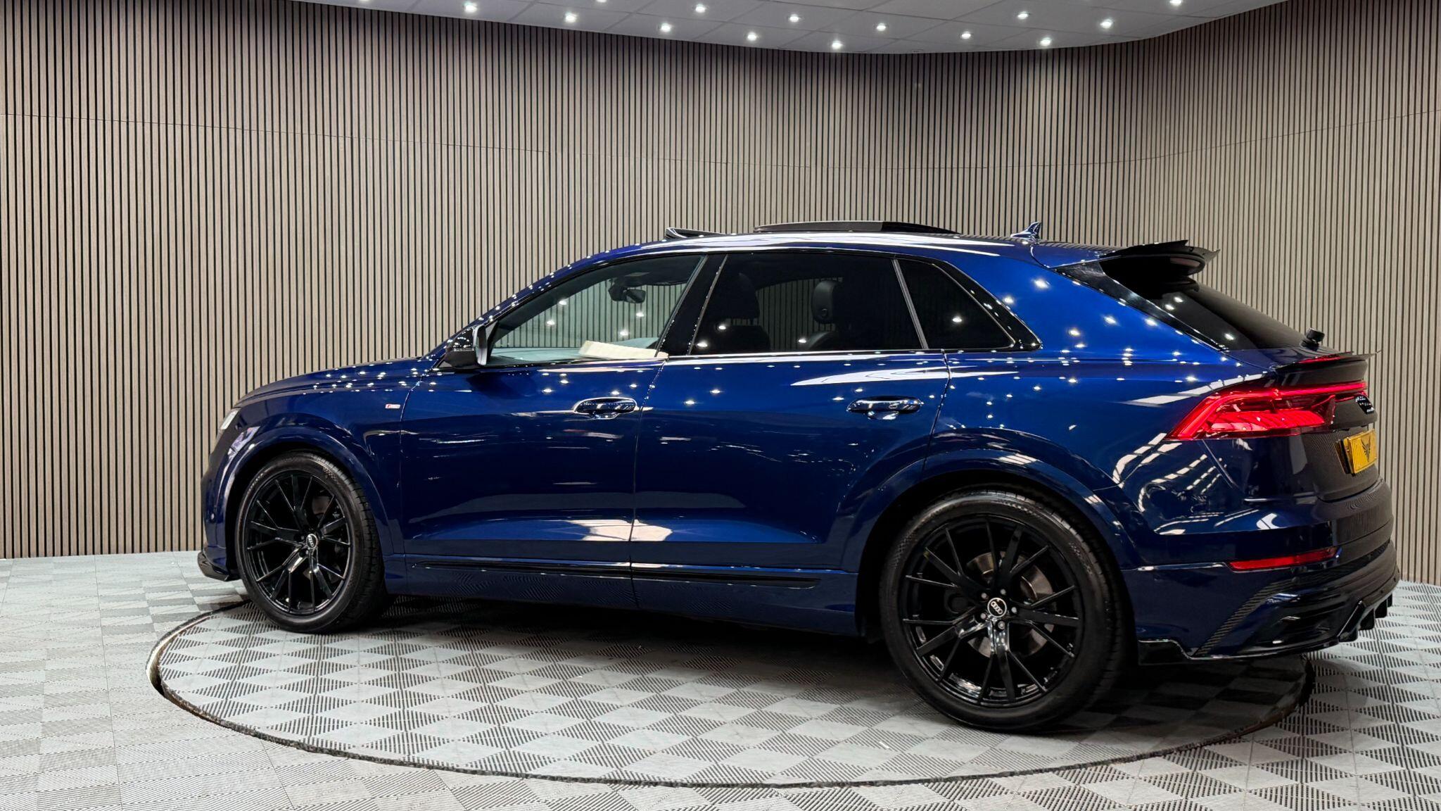 Audi Q8 view 51