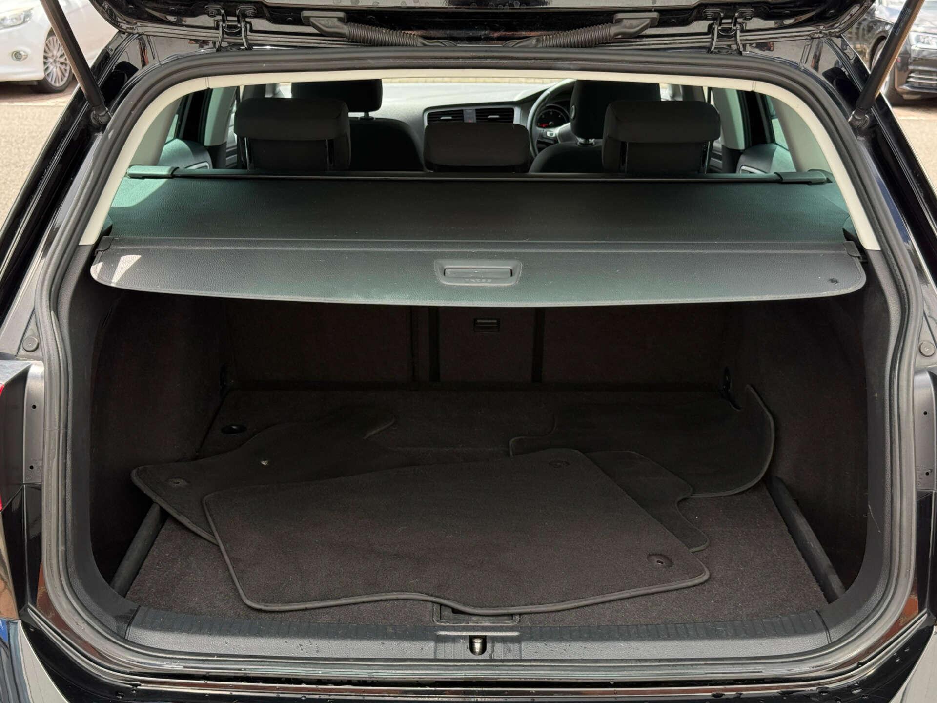 Volkswagen Golf view 53