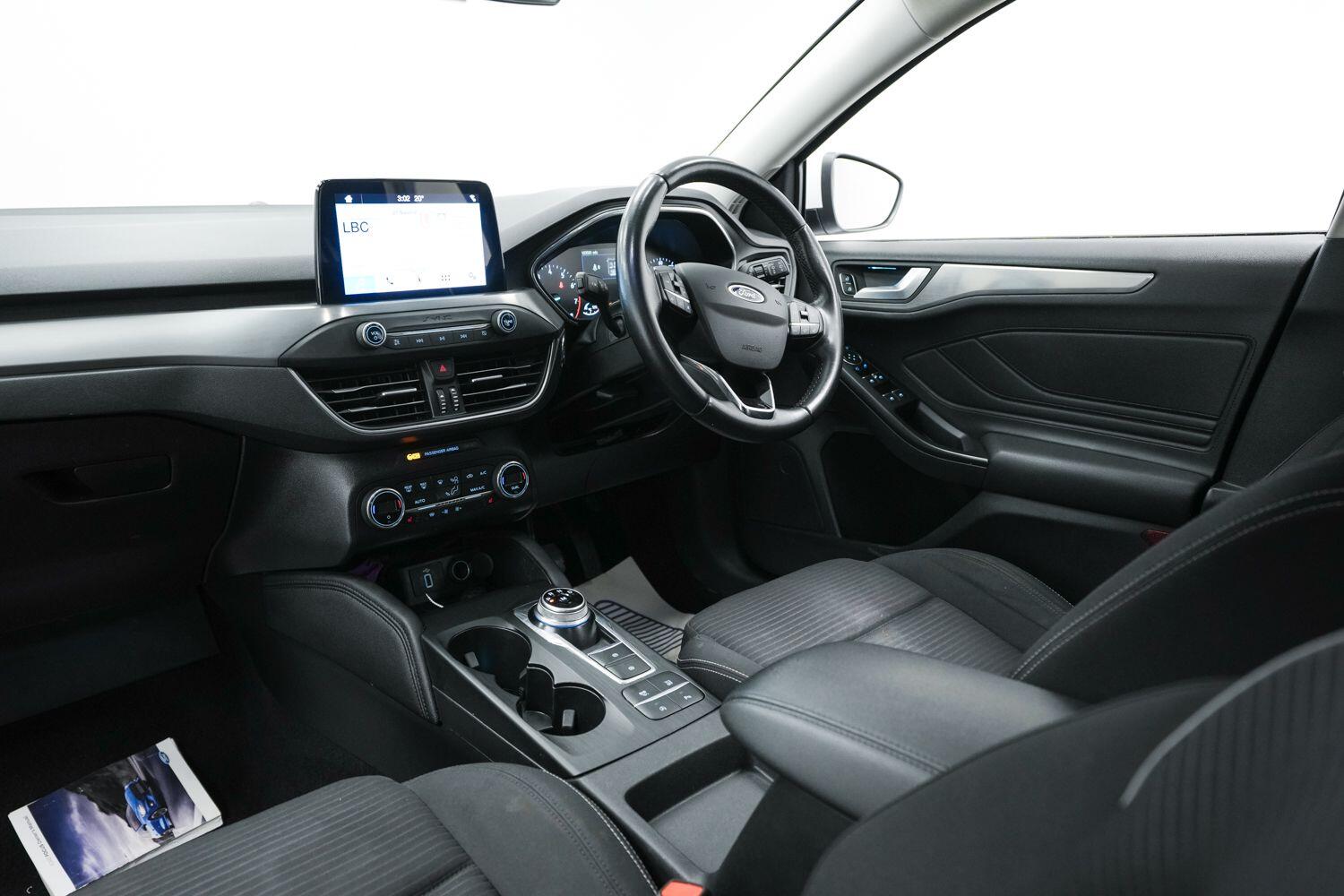 Ford Focus view 28