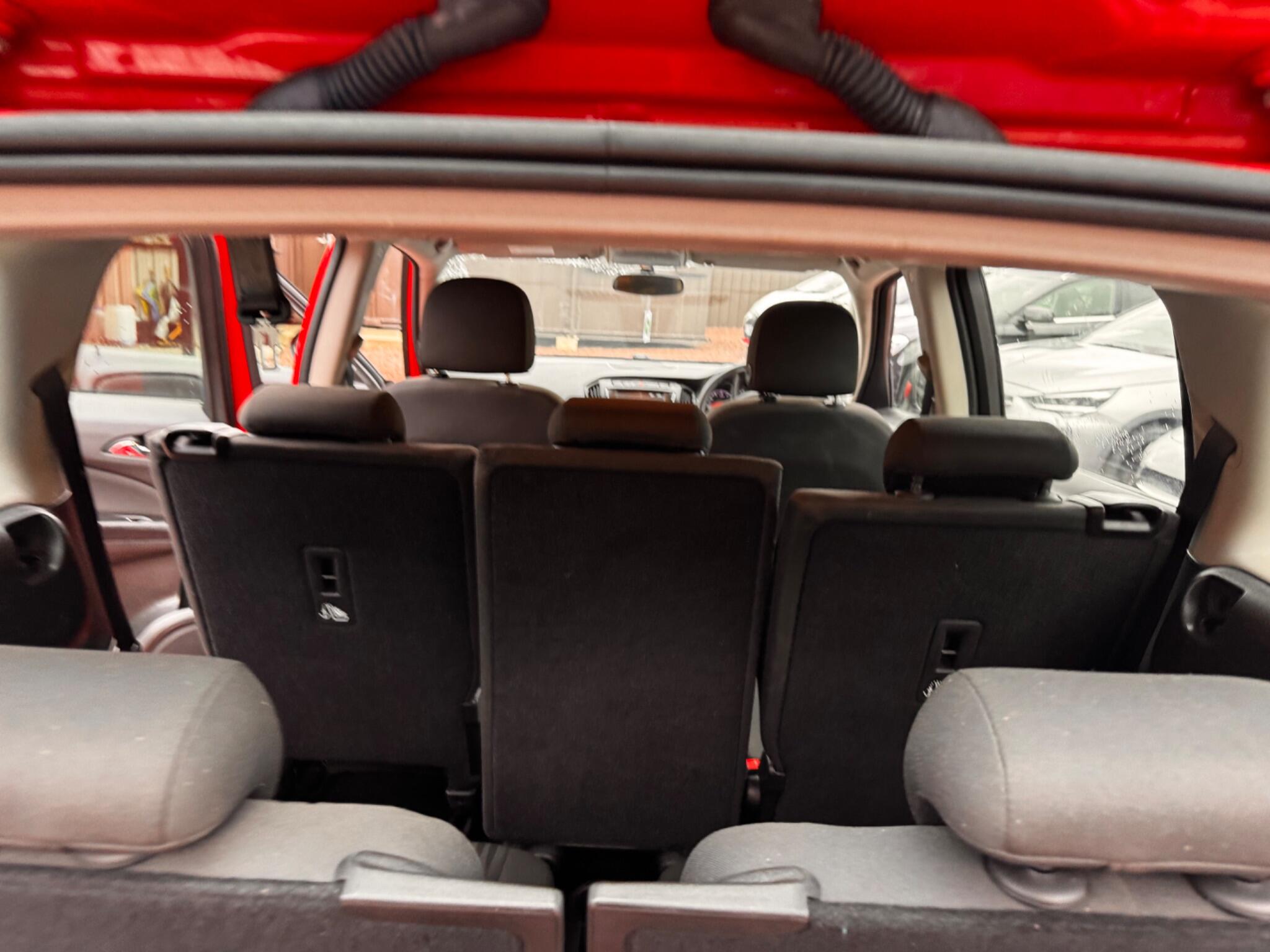 Vauxhall Zafira Tourer view 24