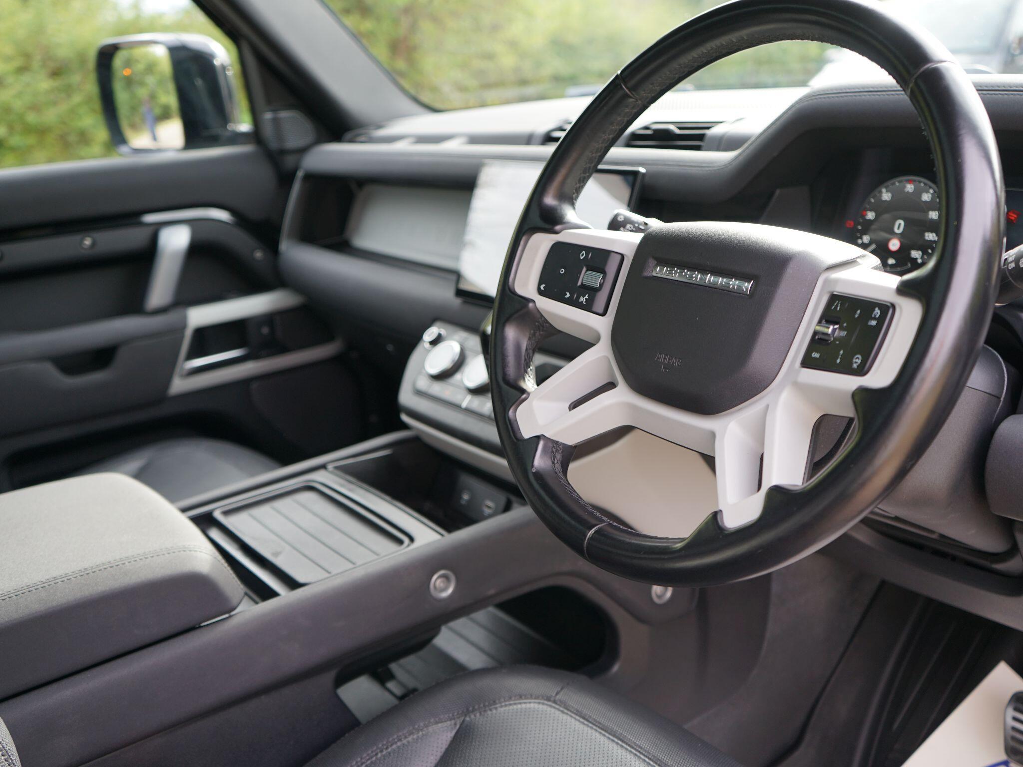 Land Rover Defender view 18