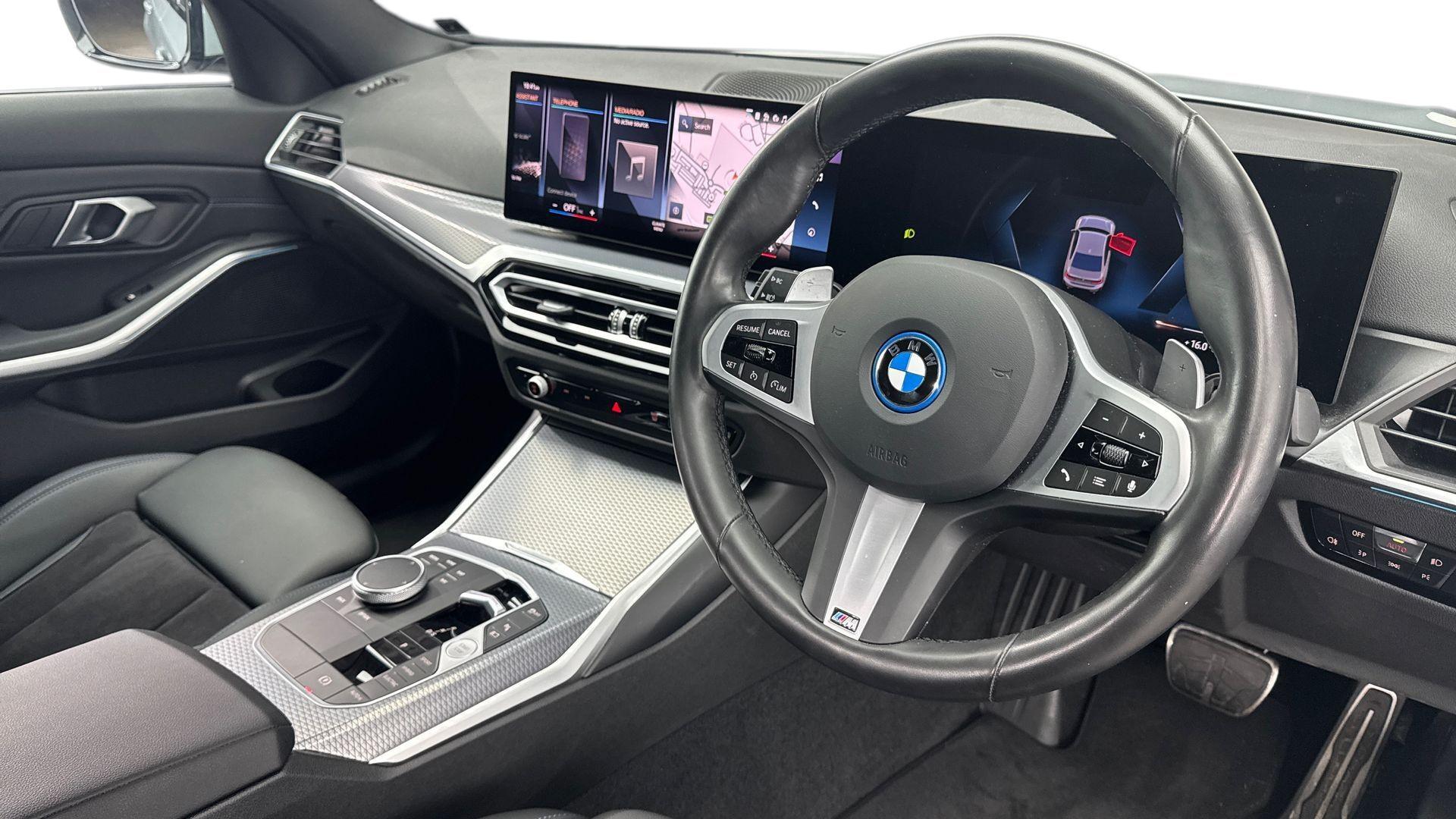 BMW 3 Series view 6