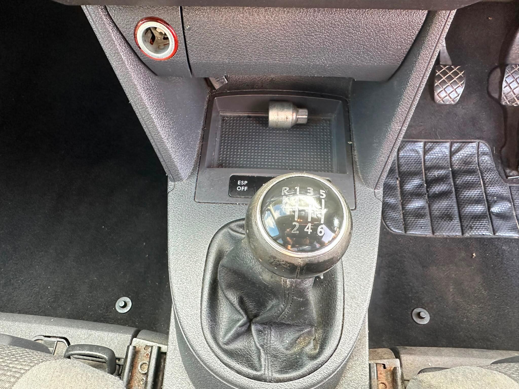 Volkswagen Touran view 29