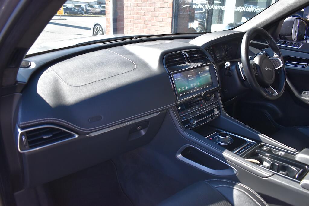Jaguar F-Pace view 38