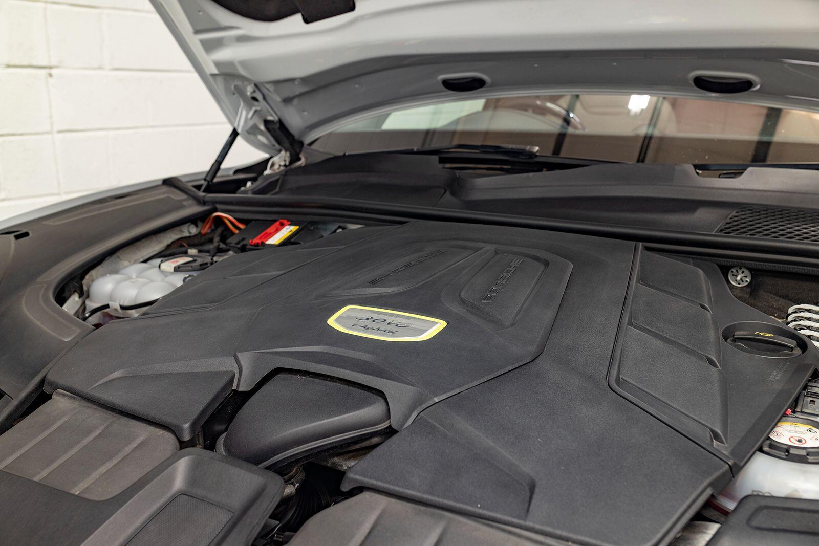 Porsche Cayenne view 11