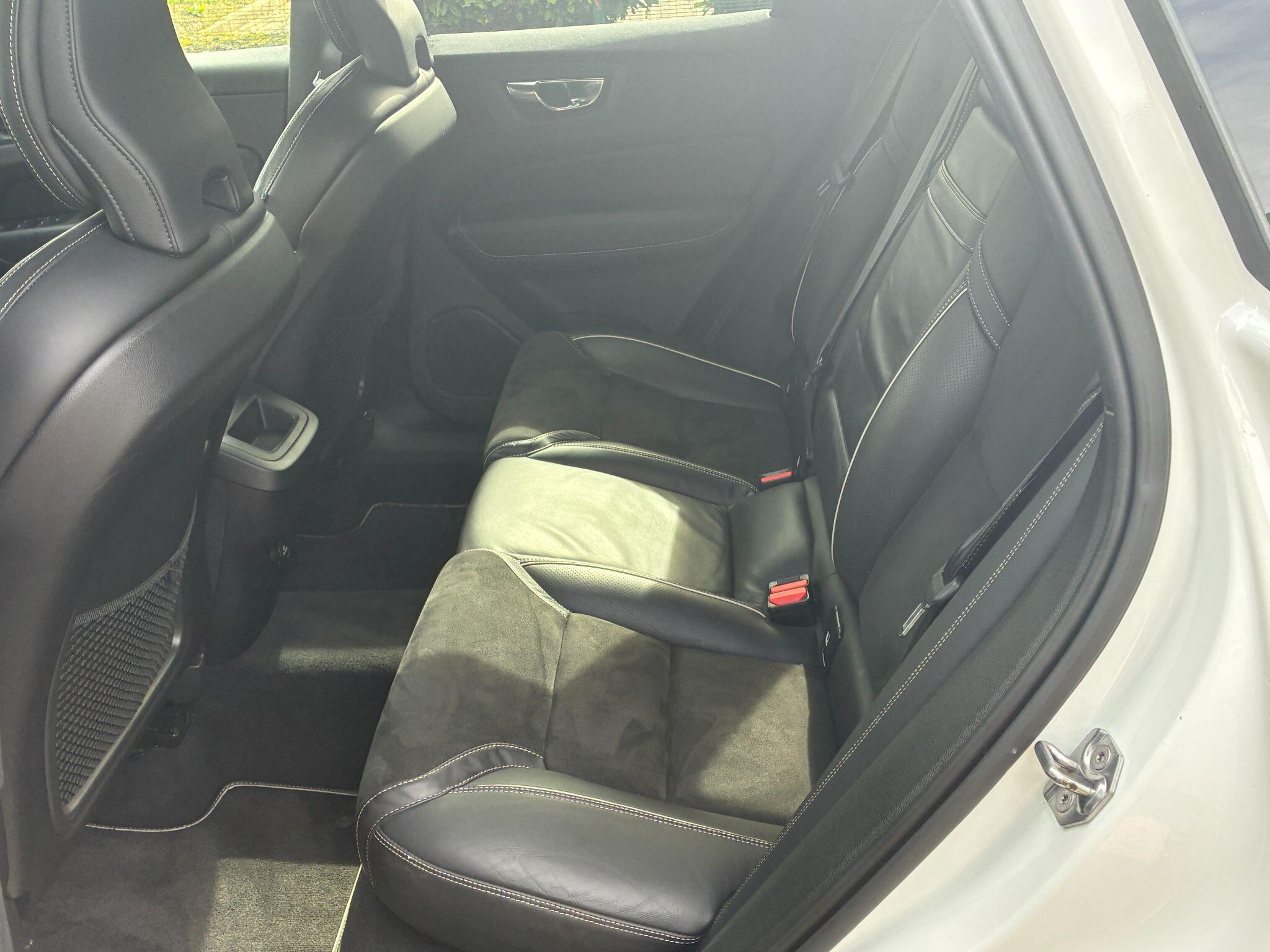 Volvo XC60 view 28