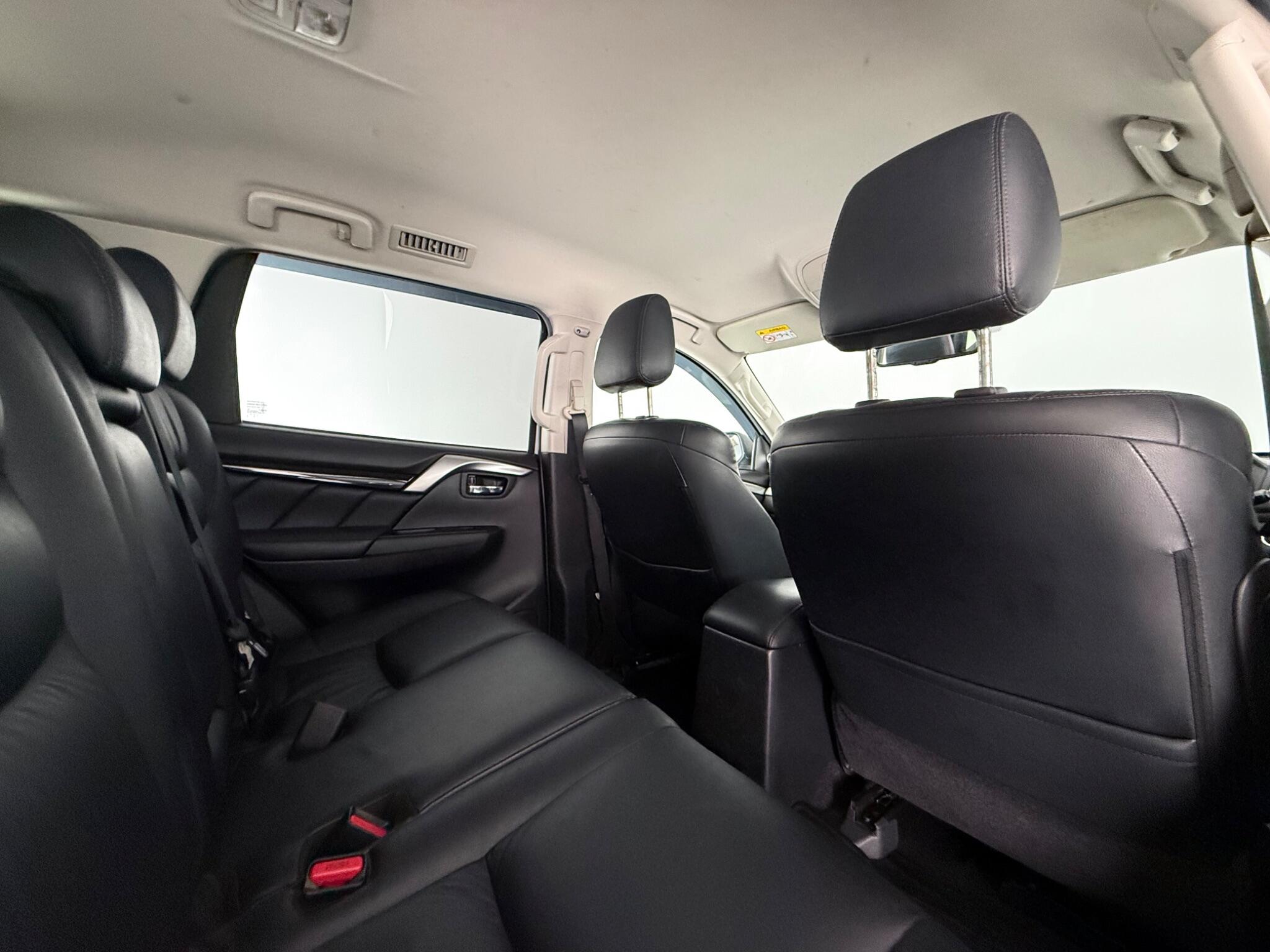 Mitsubishi Shogun Sport view 28