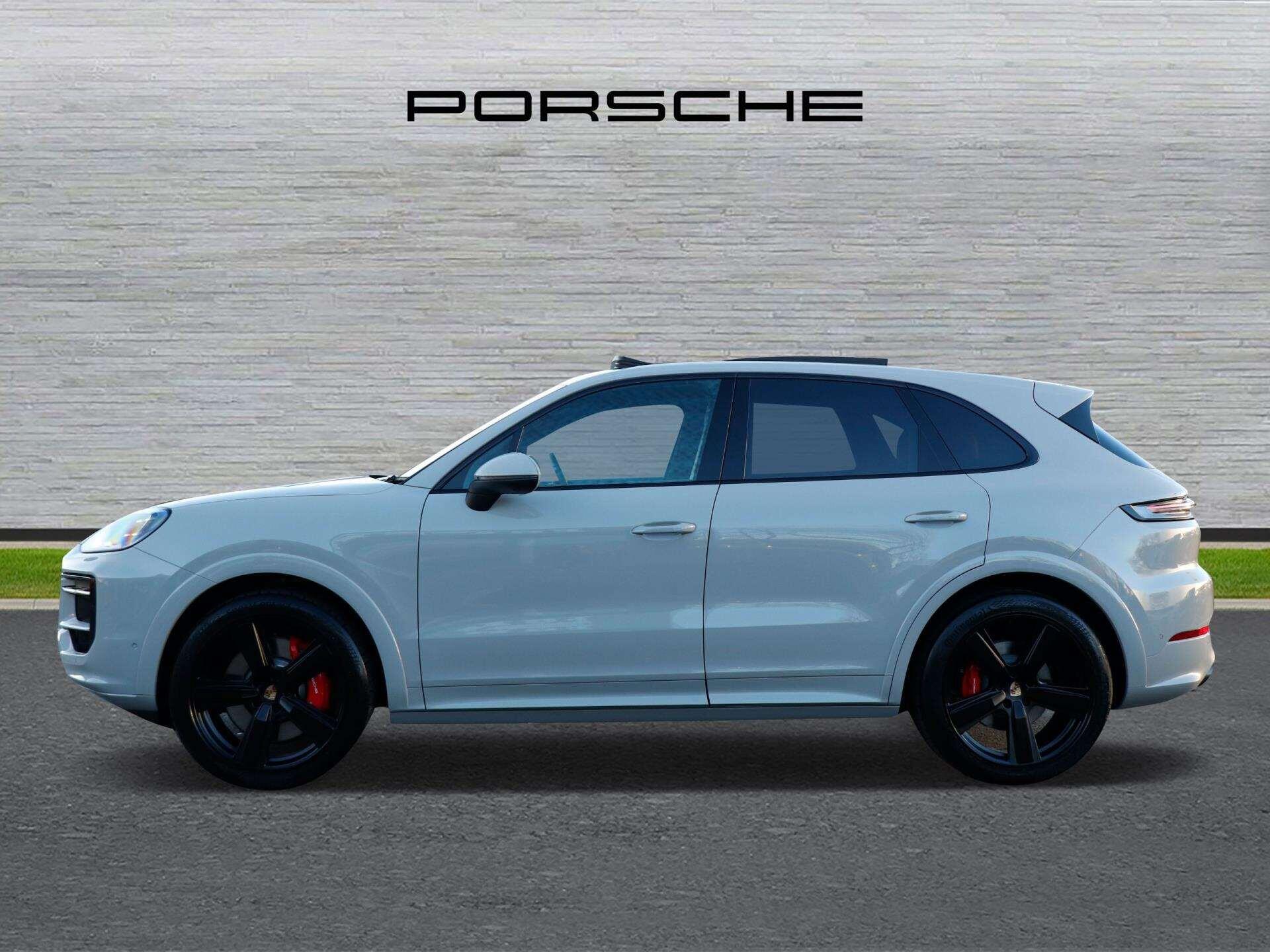 Porsche Cayenne view 6