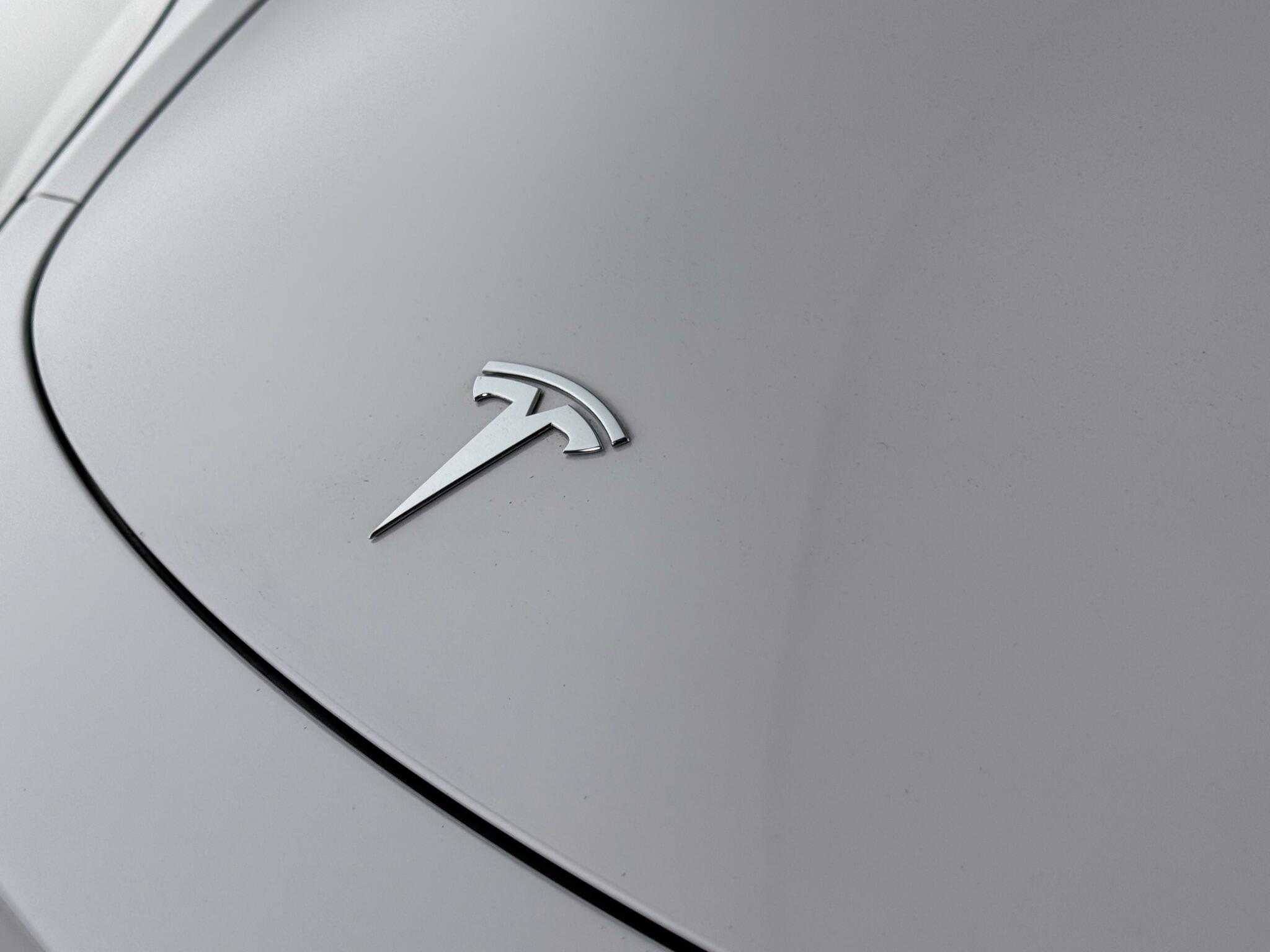 Tesla Model Y view 9