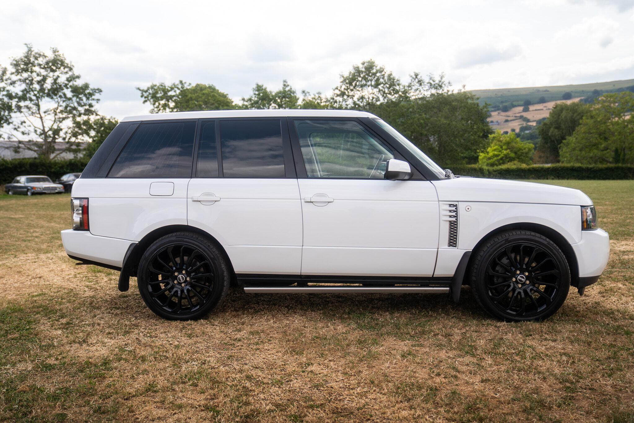 Land Rover Range Rover view 3