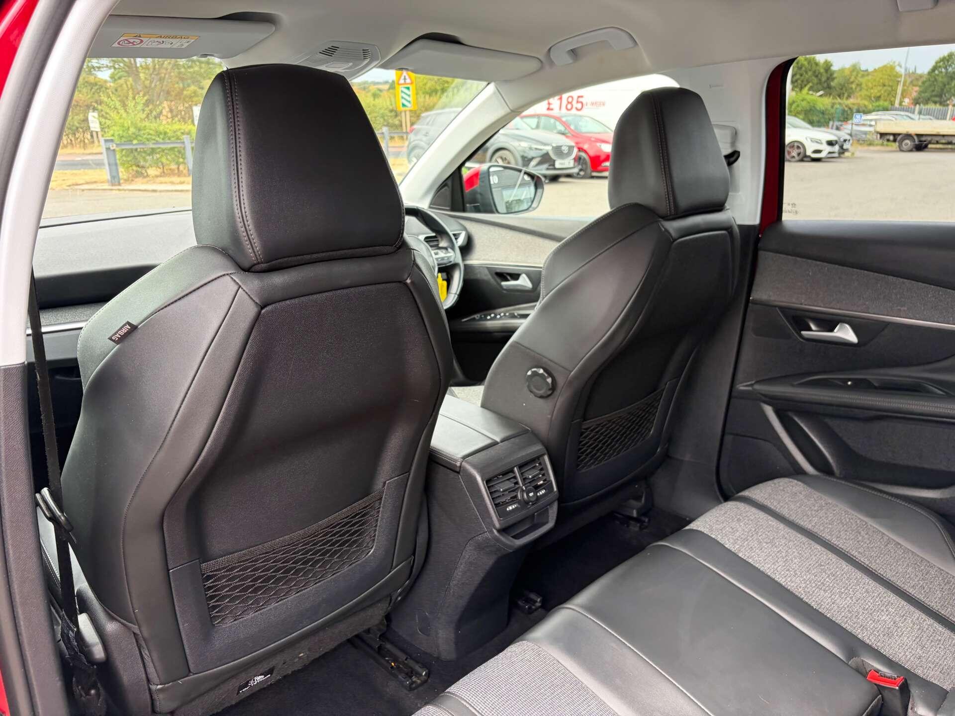 Peugeot 3008 view 22