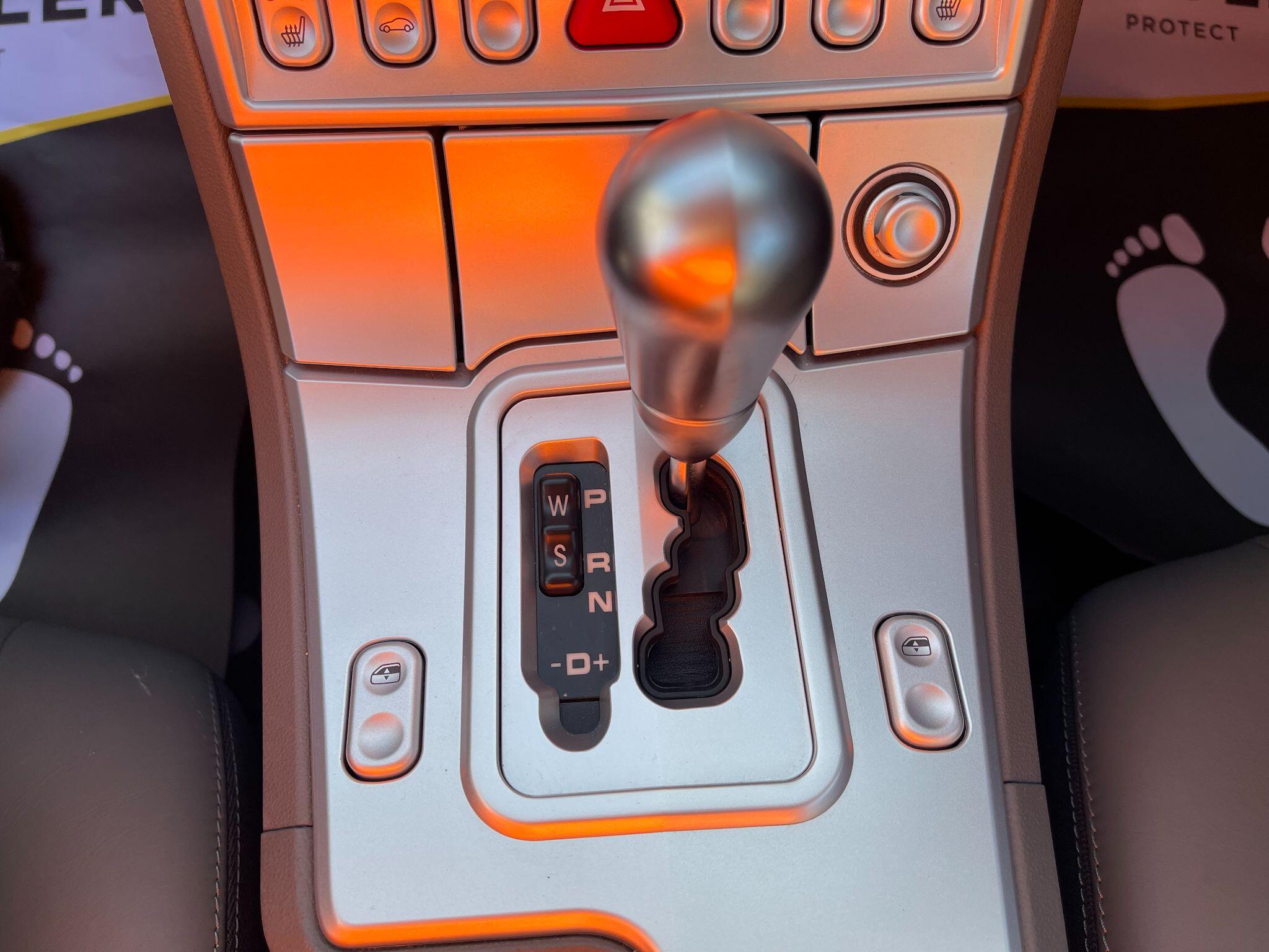 Chrysler Crossfire view 32