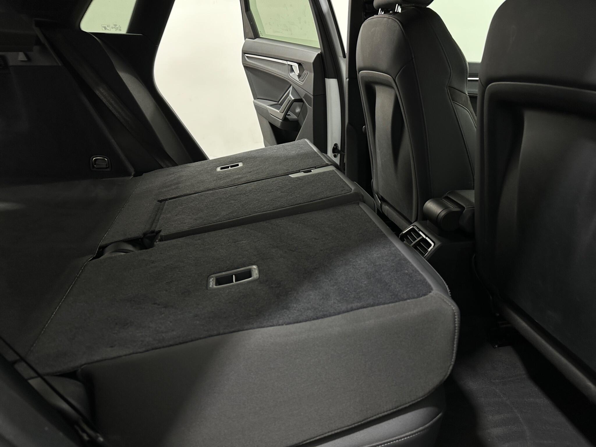 Audi Q3 view 45