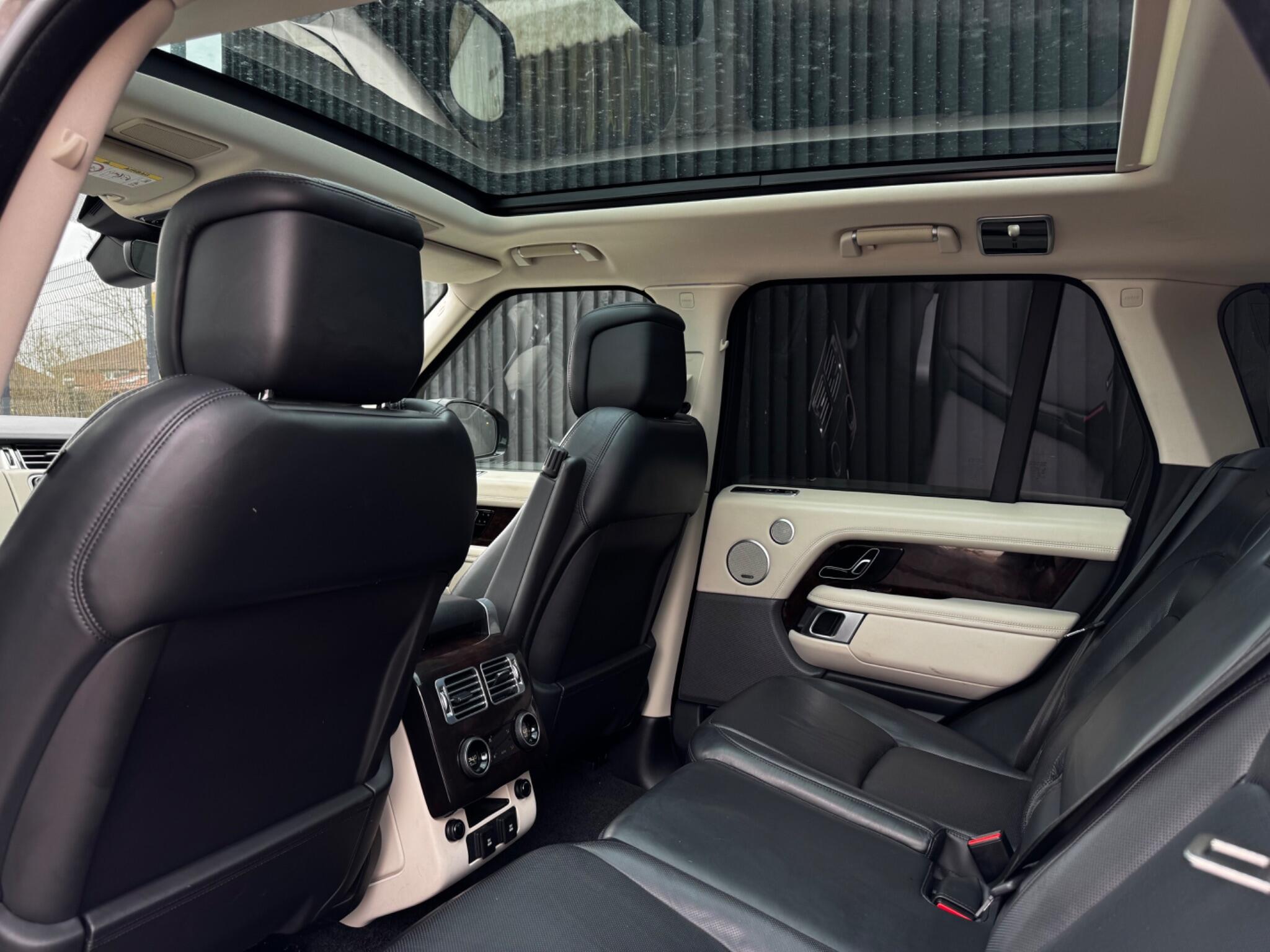 Land Rover Range Rover view 22
