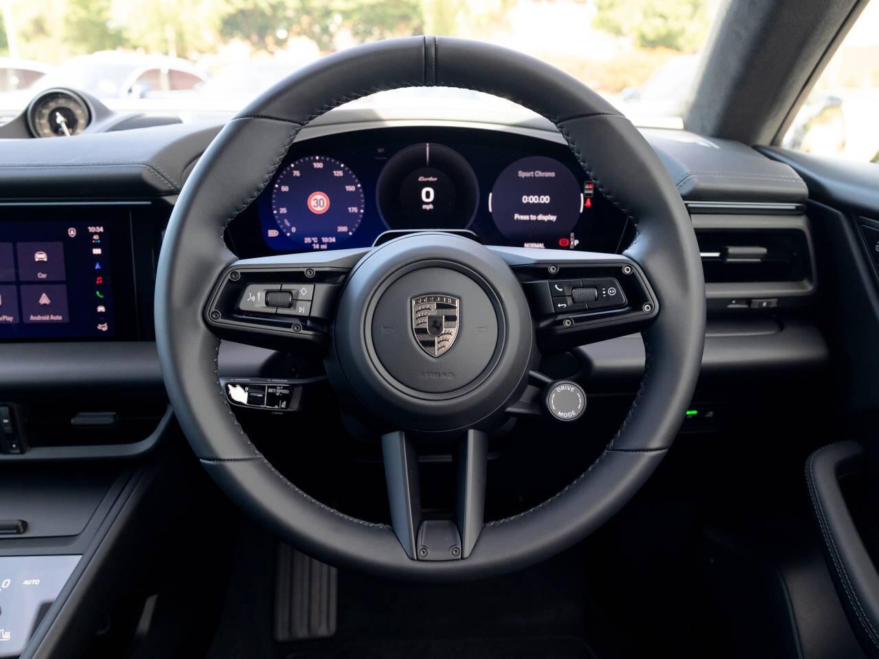 Porsche Macan view 37