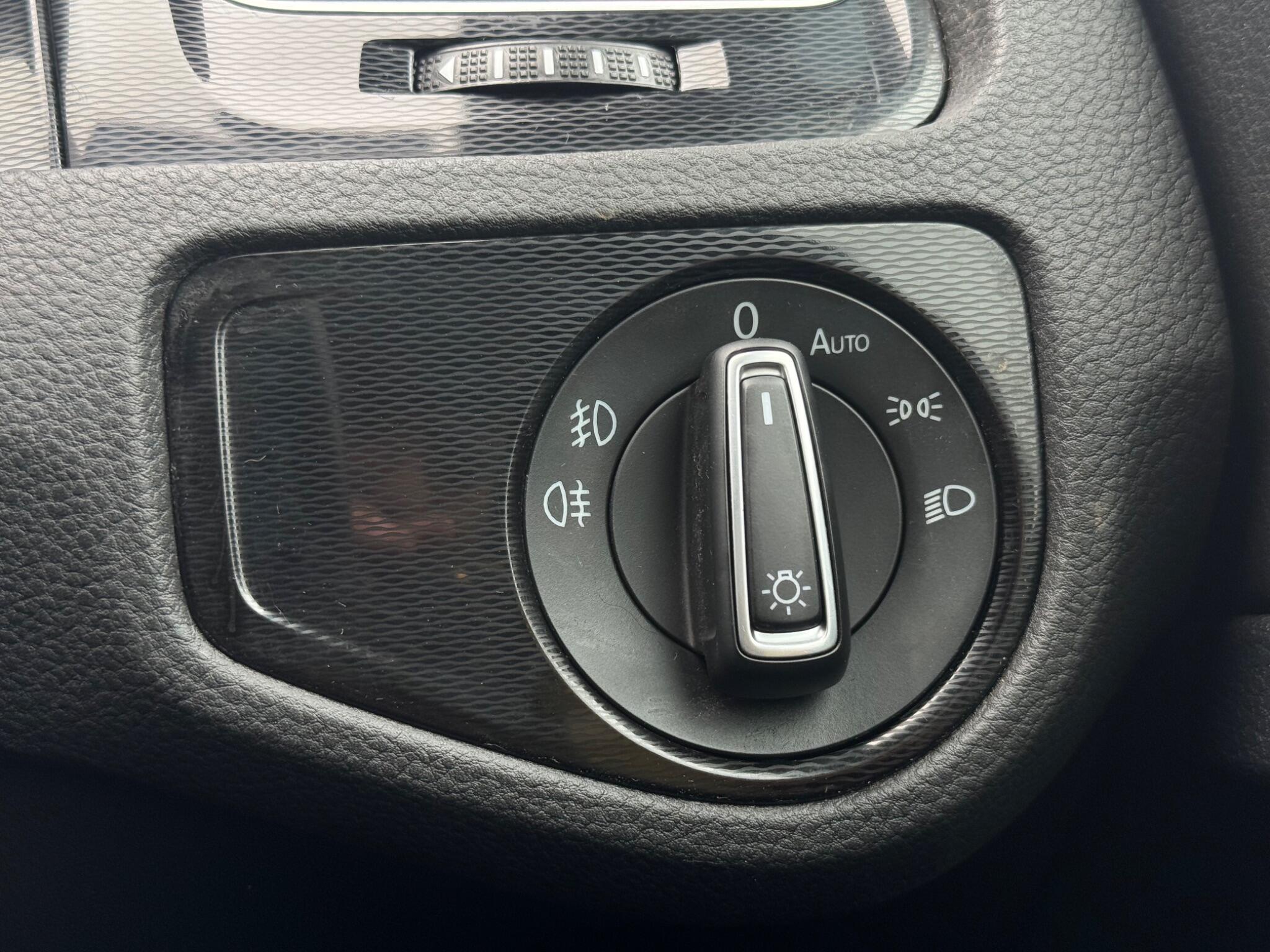 Volkswagen Golf view 50