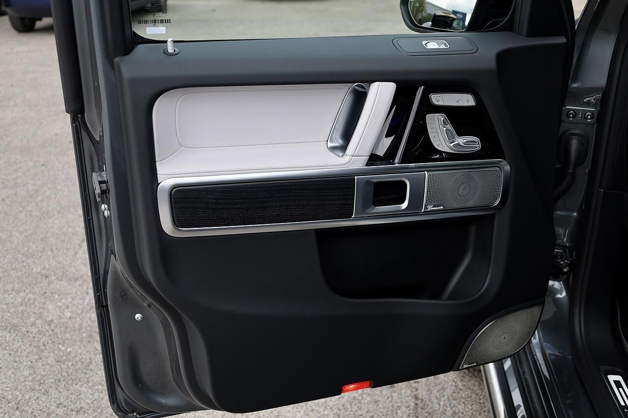 Mercedes-Benz G Class view 45