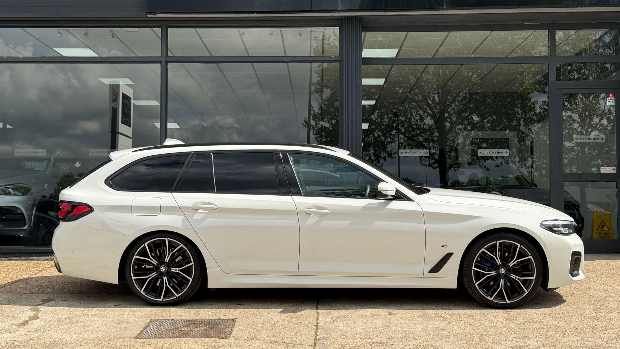 BMW 5 Series view 6
